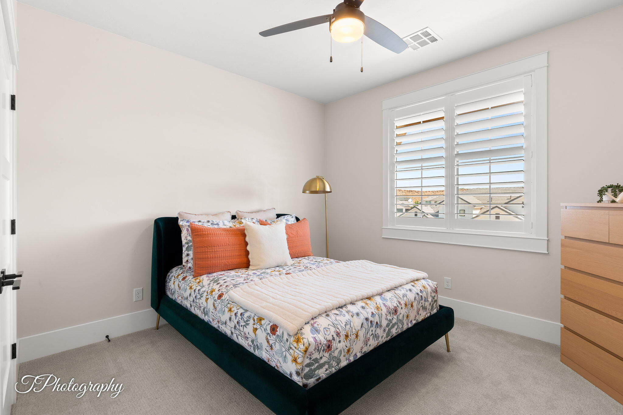 CRIMSON FIELDS - Residential