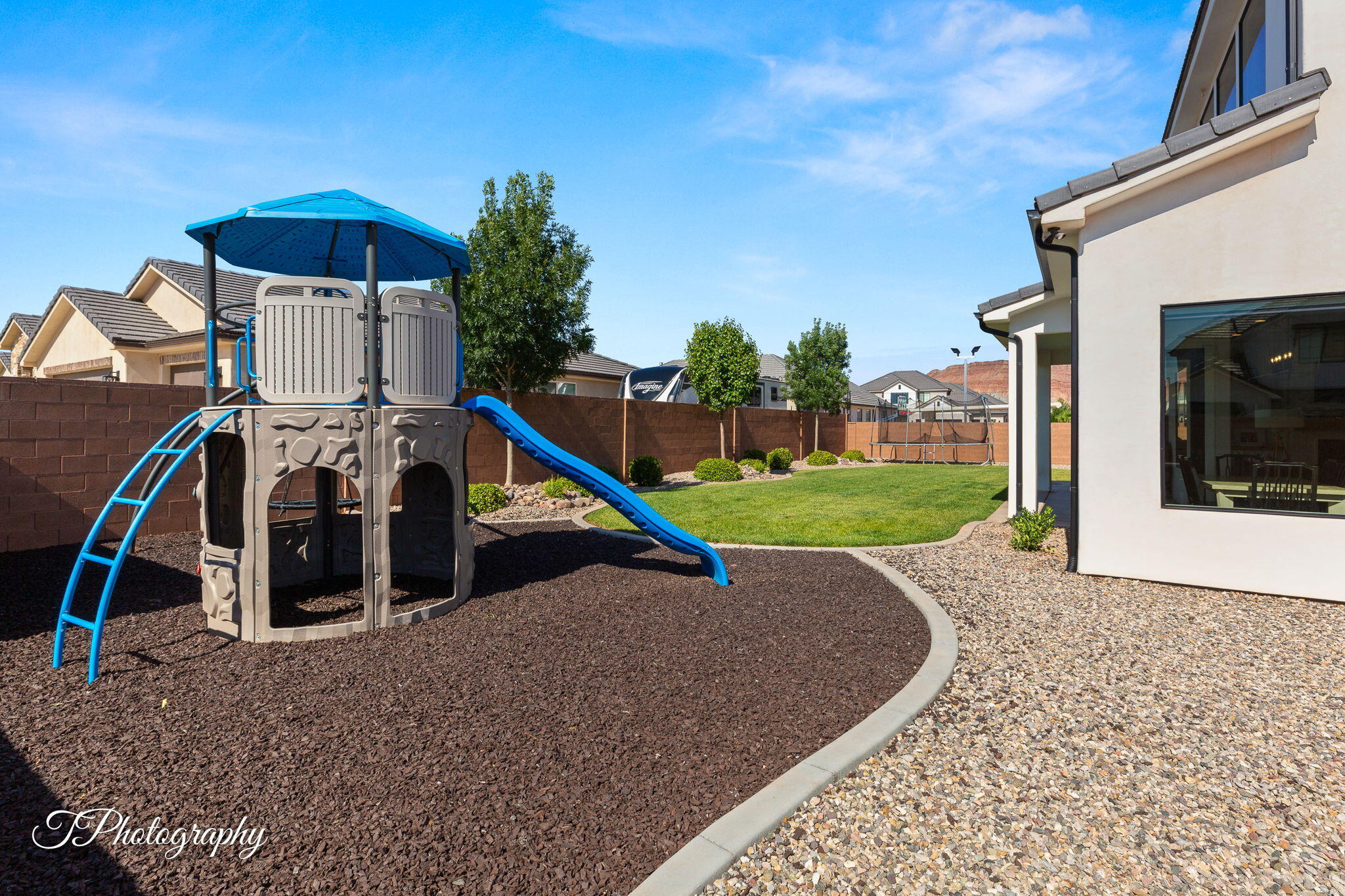 CRIMSON FIELDS - Residential