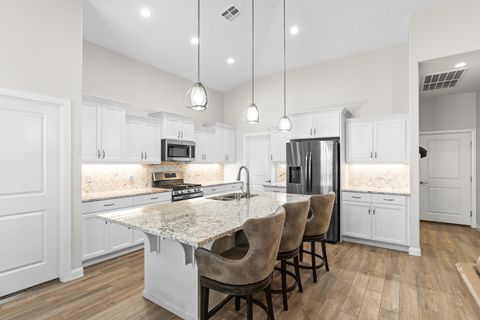 Tiny photo for 559 S Ascend DR, Washington, UT 84780 (MLS # 26-268551)