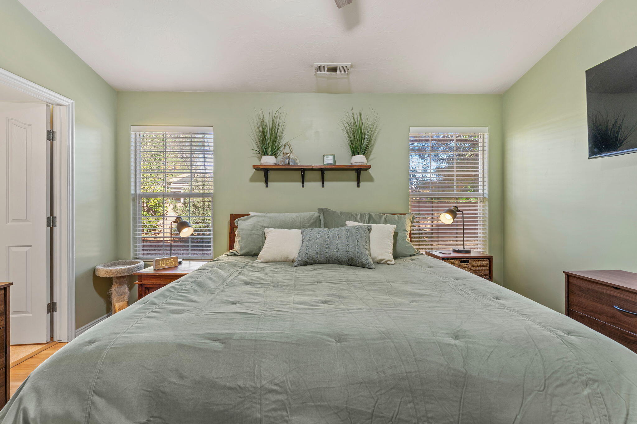 RED MOUNTAIN TOWNHOMES - Residential