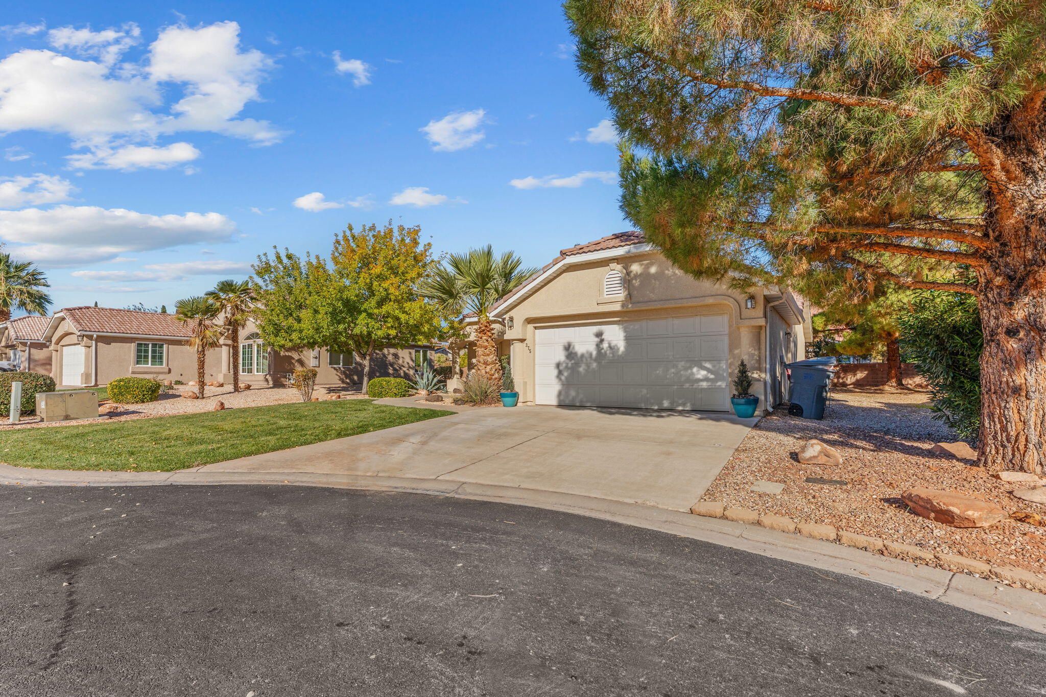 RED MOUNTAIN TOWNHOMES - Residential