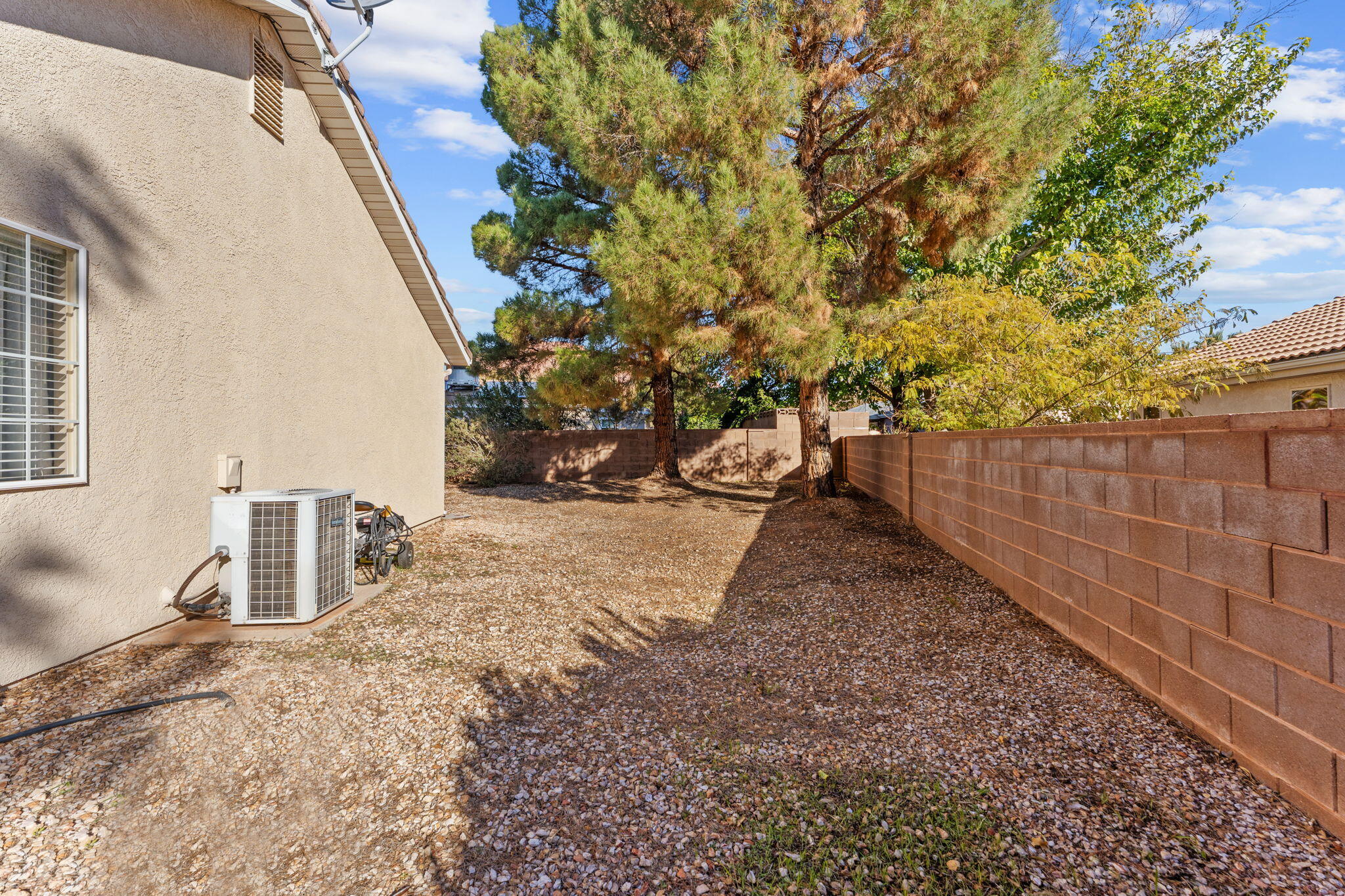 RED MOUNTAIN TOWNHOMES - Residential