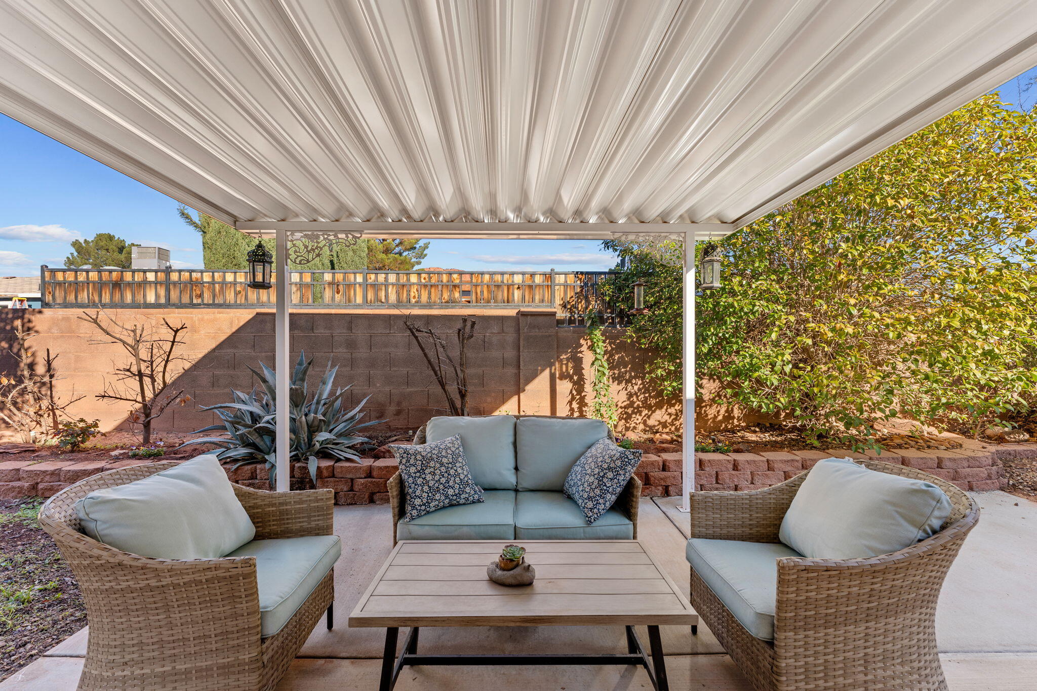 RED MOUNTAIN TOWNHOMES - Residential