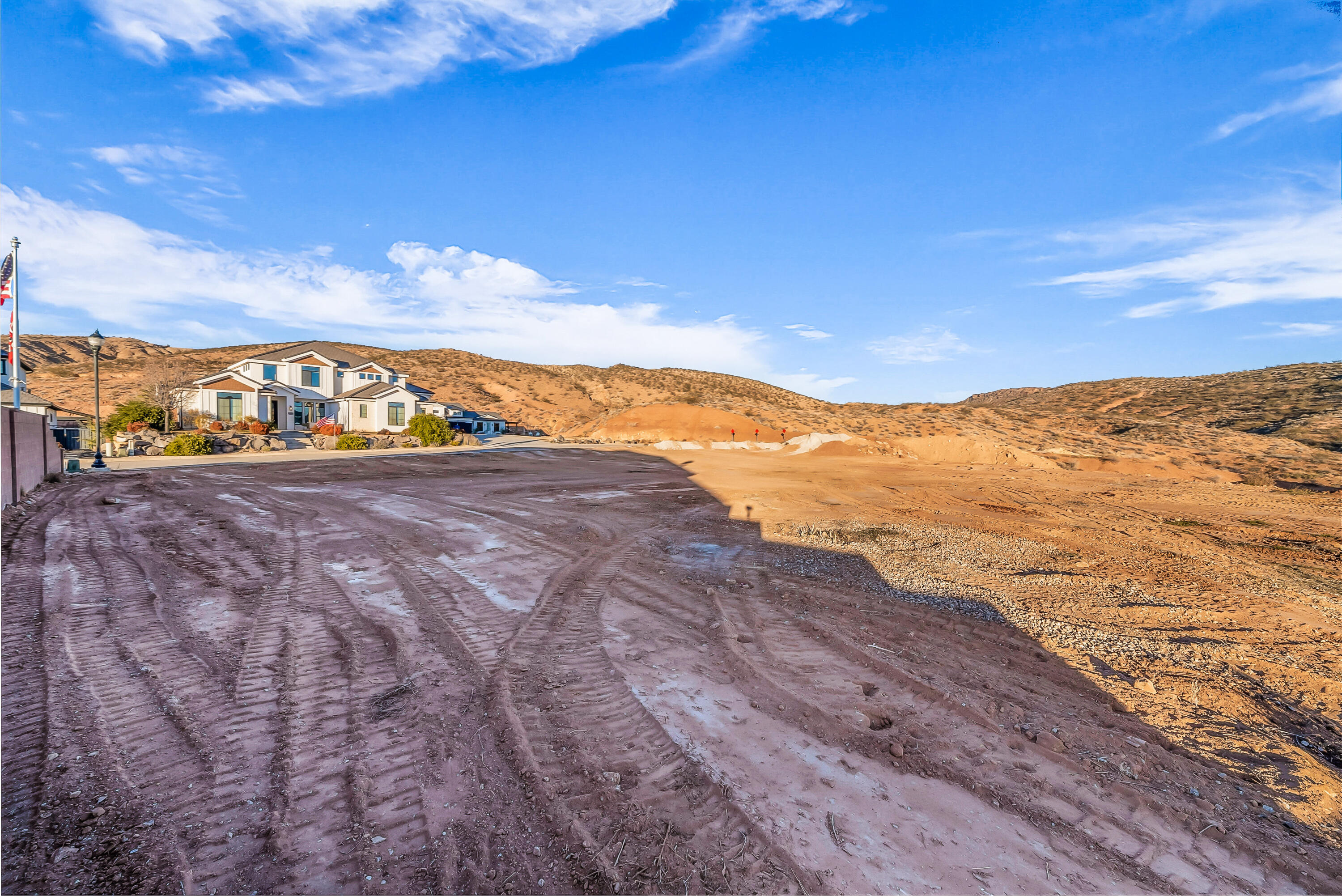 MAJESTIC SUNSET - Land