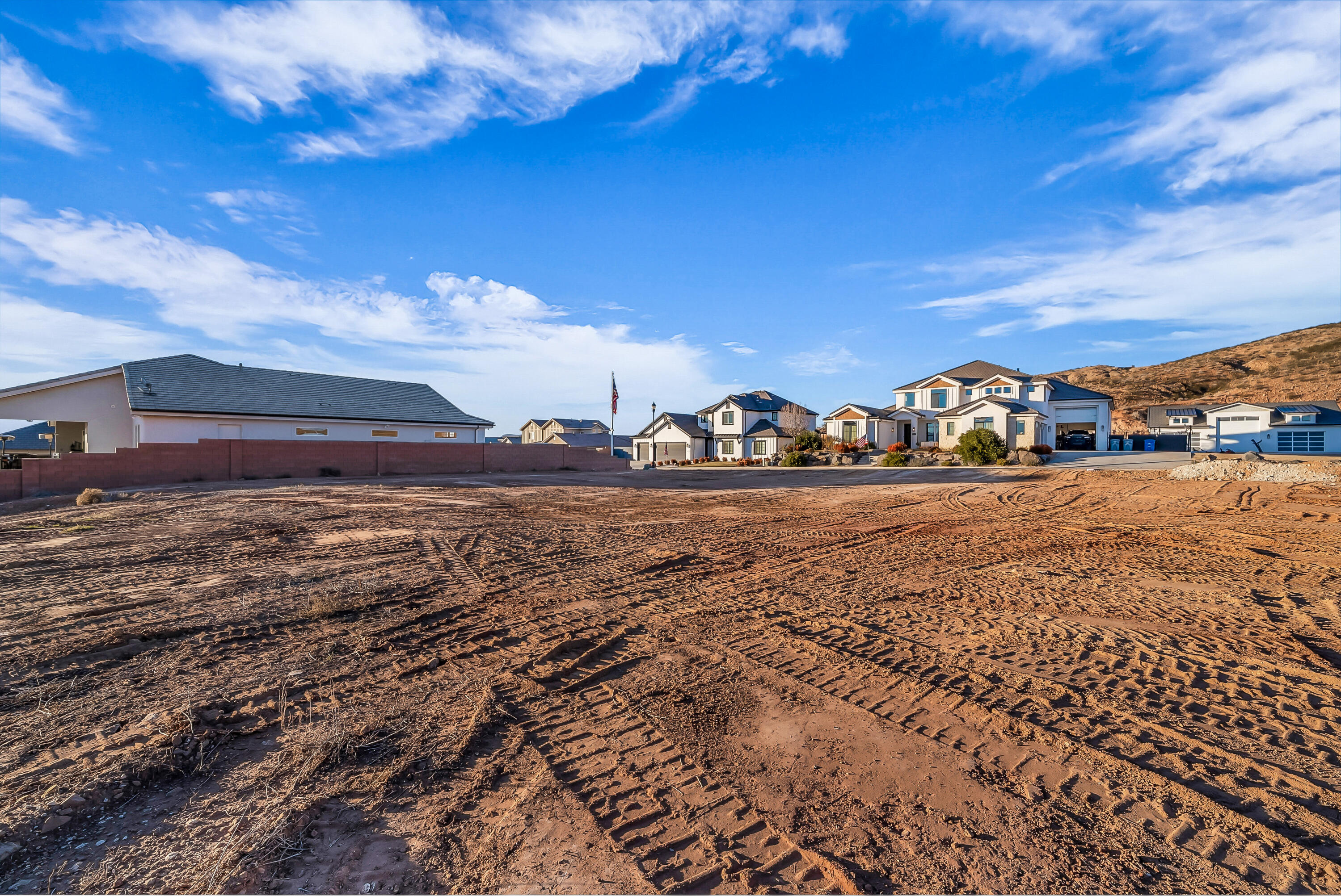 MAJESTIC SUNSET - Land