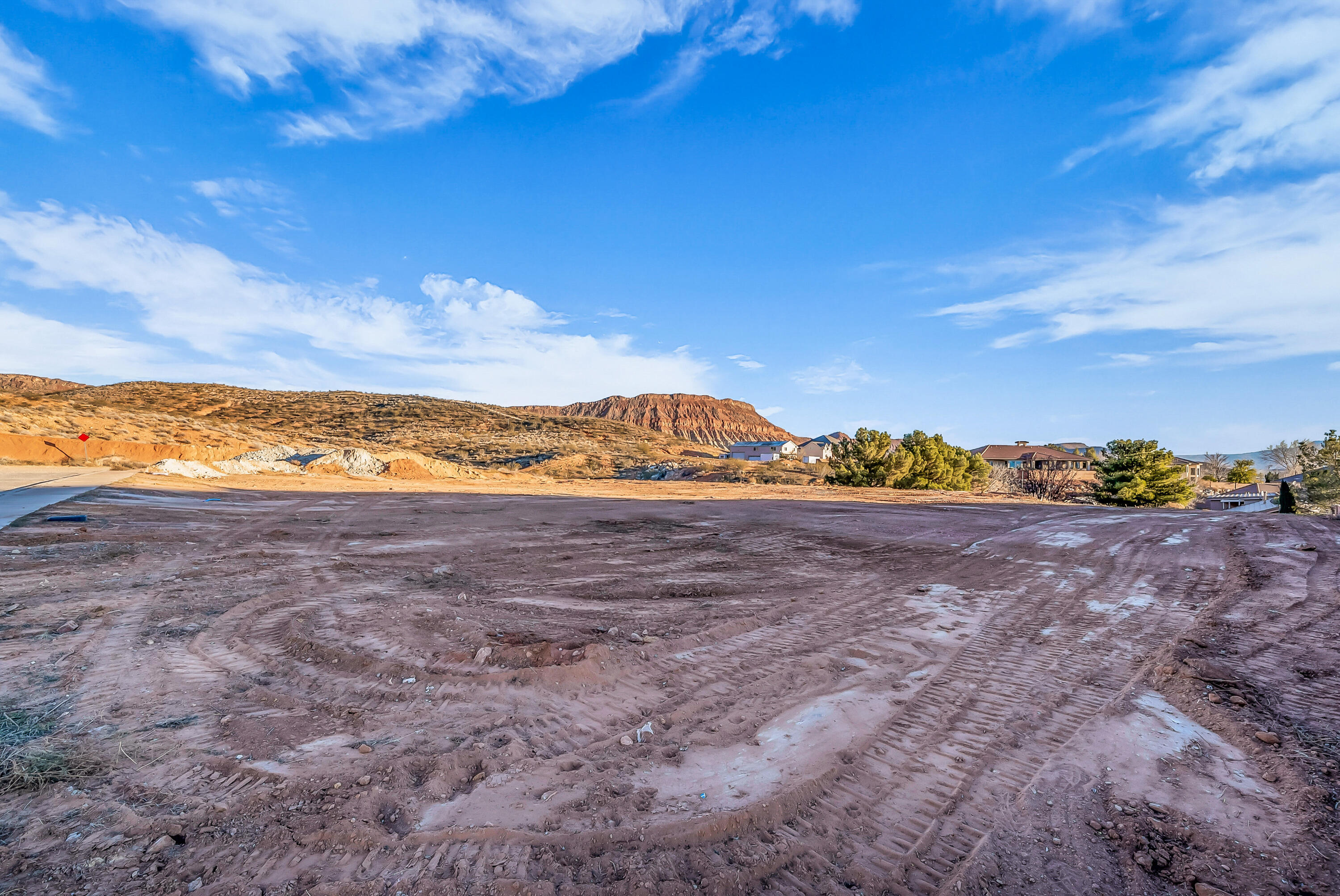 MAJESTIC SUNSET - Land