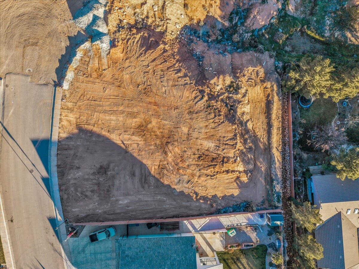 MAJESTIC SUNSET - Land