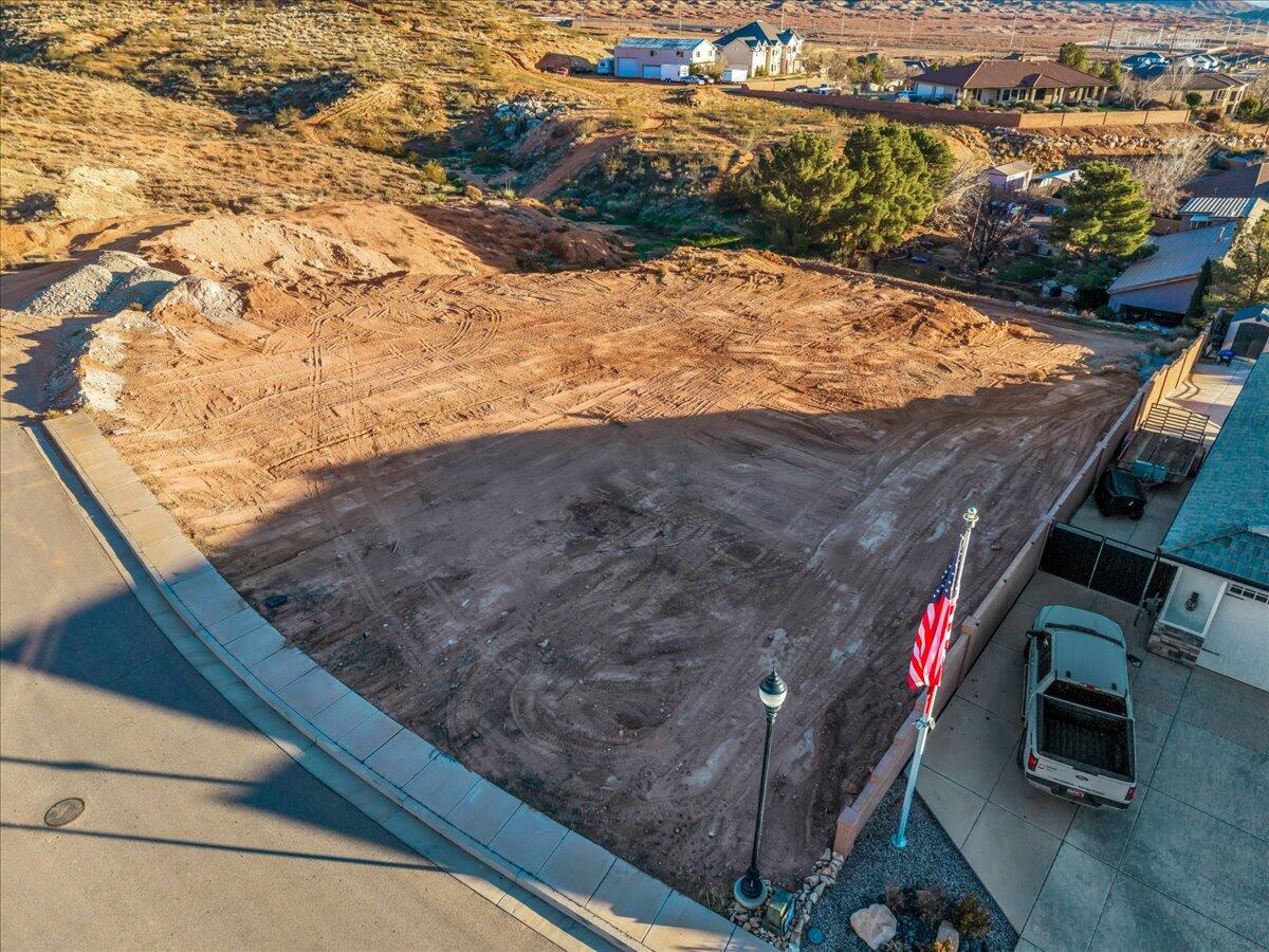 MAJESTIC SUNSET - Land