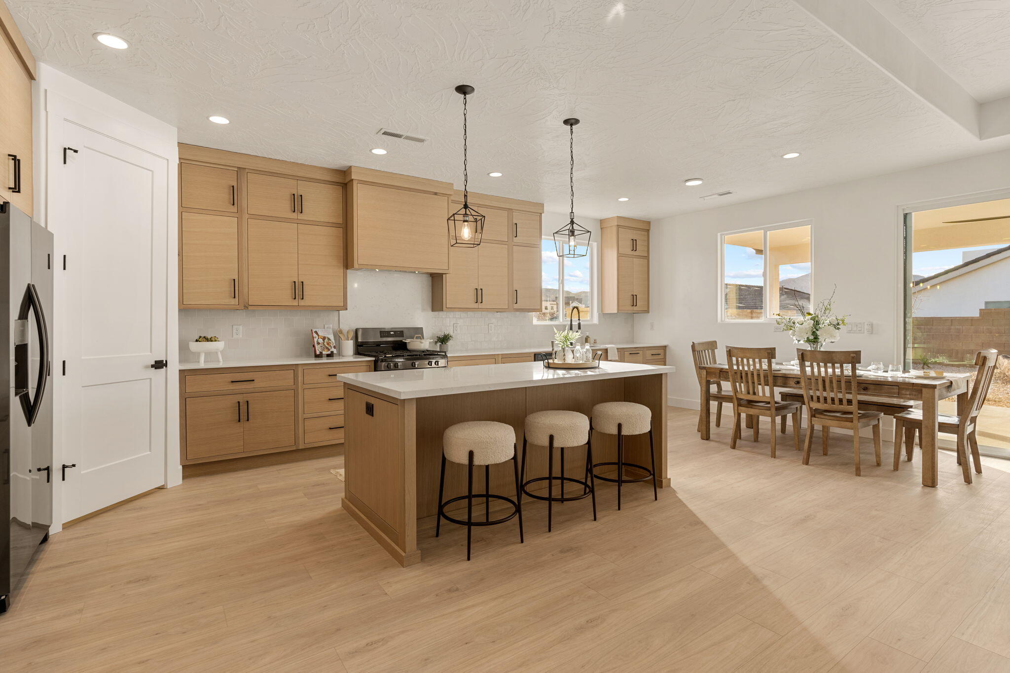 SCENIC POINTE - Residential