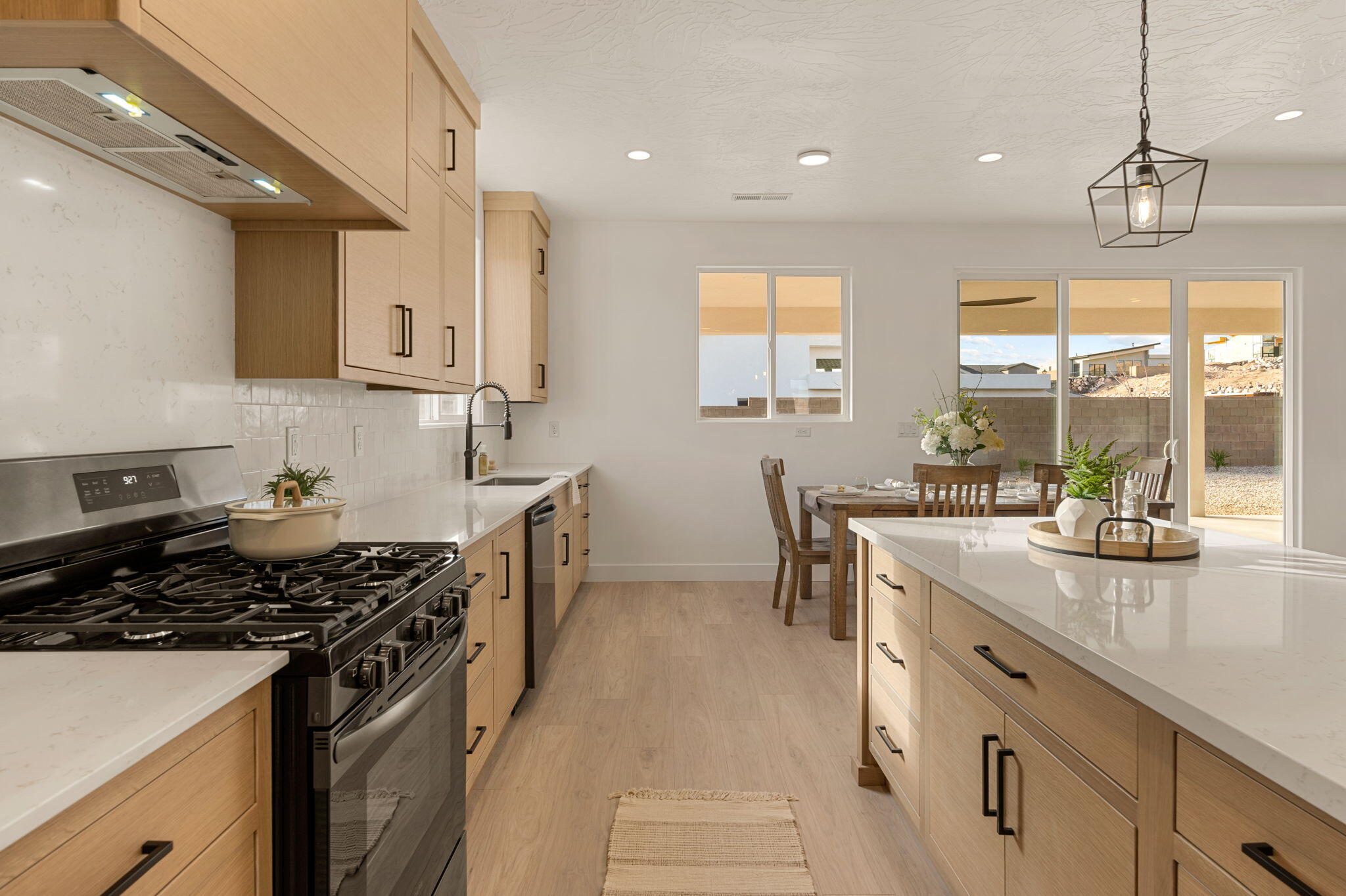 SCENIC POINTE - Residential