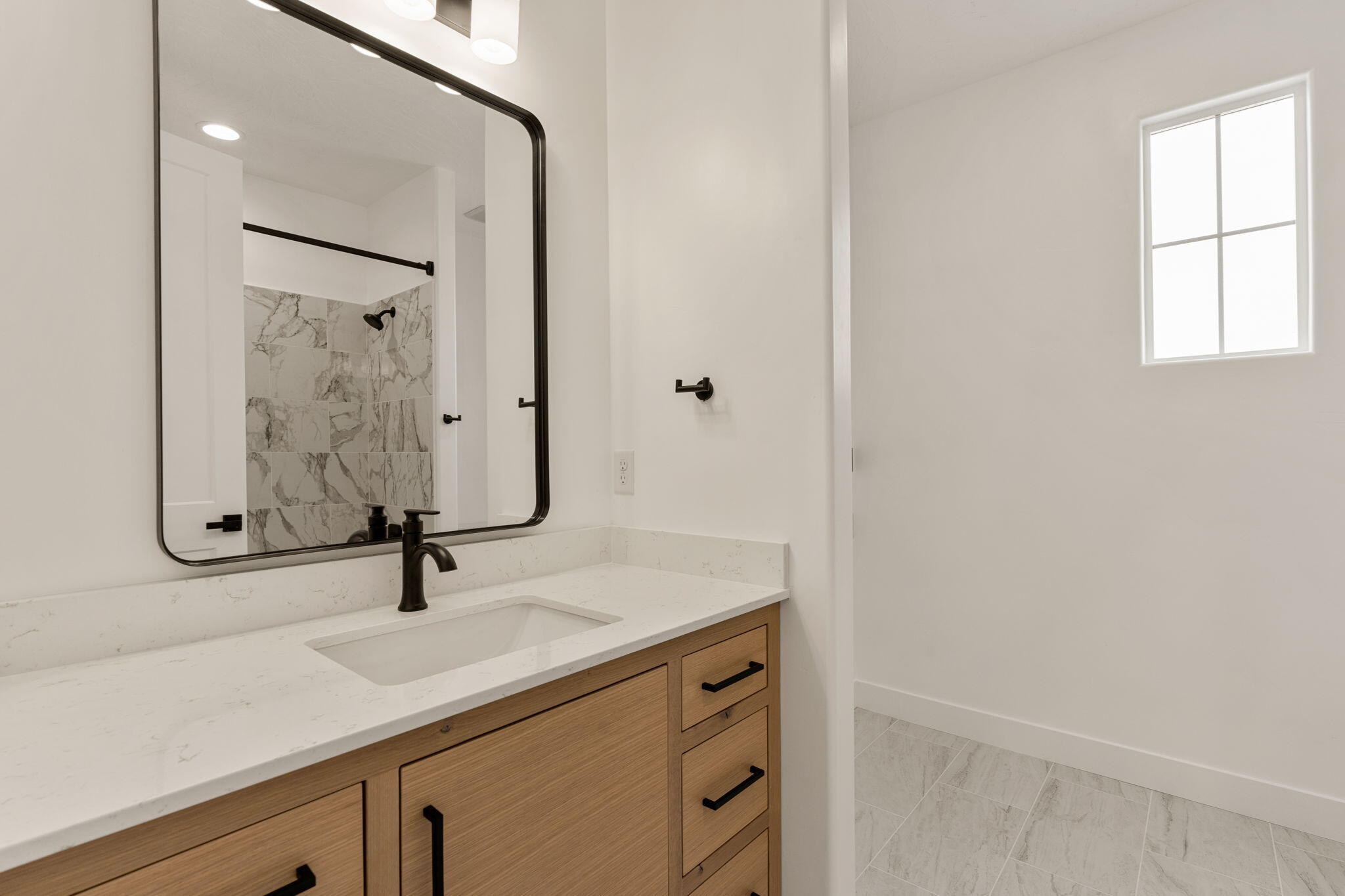 SCENIC POINTE - Residential