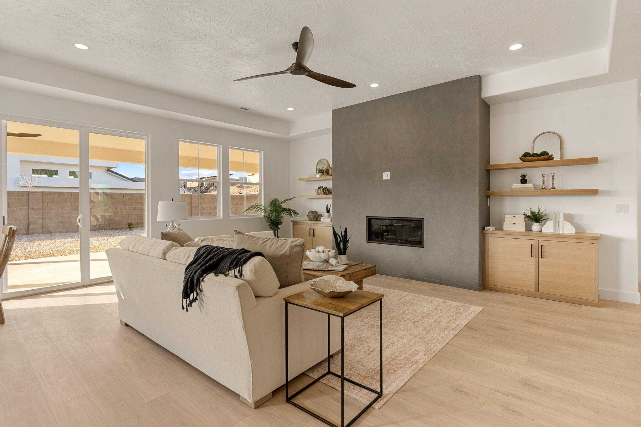 SCENIC POINTE - Residential