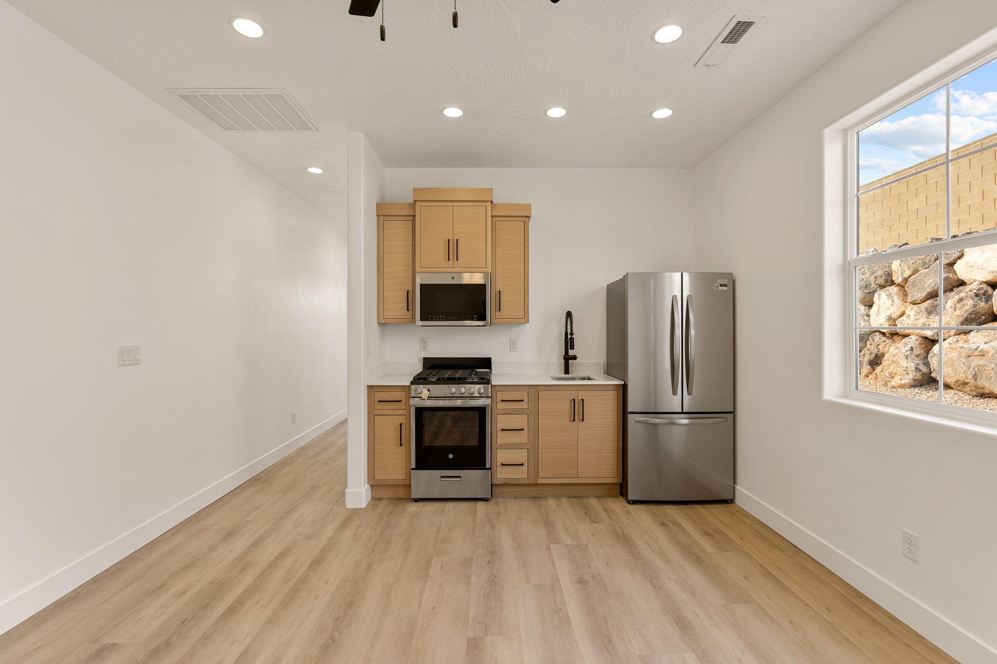 SCENIC POINTE - Residential