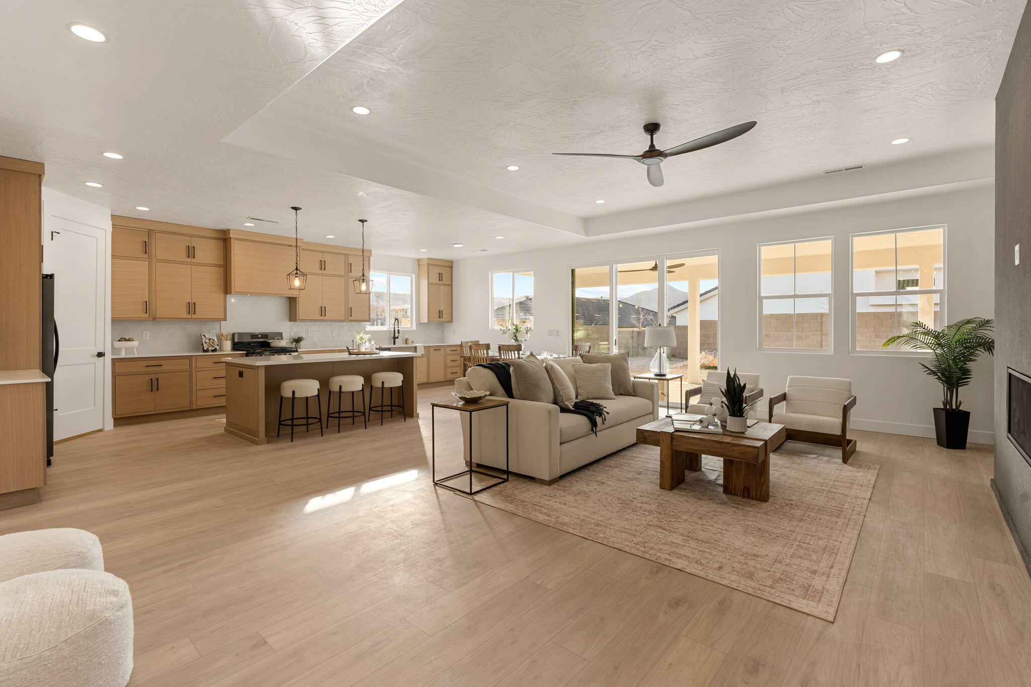 SCENIC POINTE - Residential