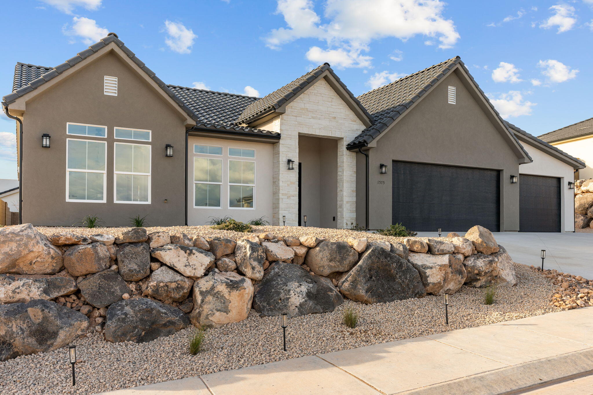 SCENIC POINTE - Residential