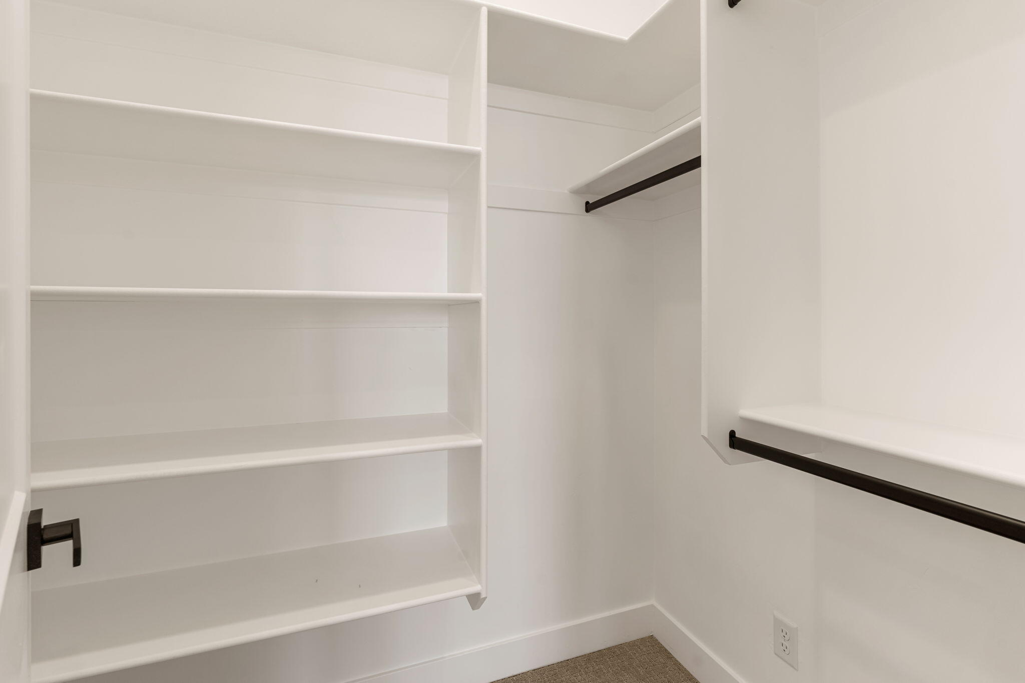 SCENIC POINTE - Residential