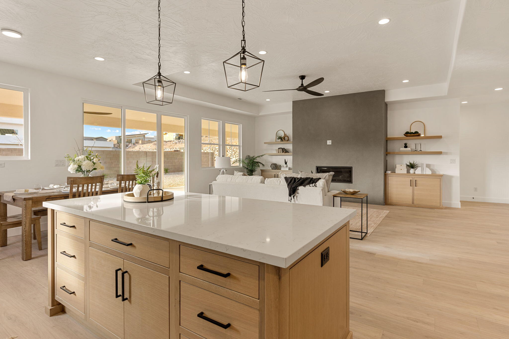 SCENIC POINTE - Residential