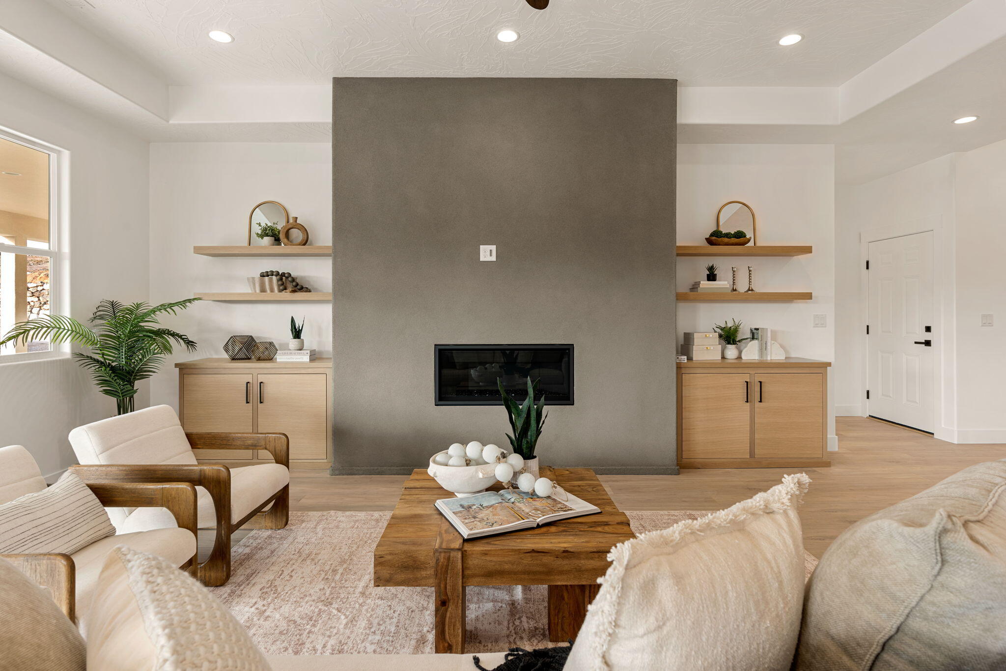 SCENIC POINTE - Residential