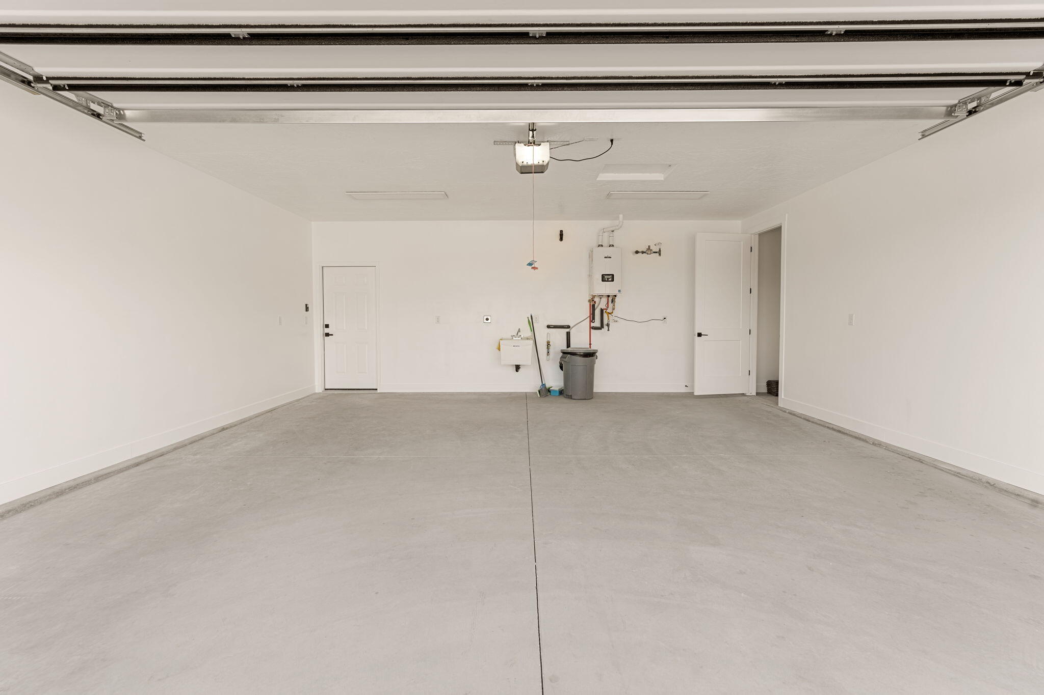 SCENIC POINTE - Residential