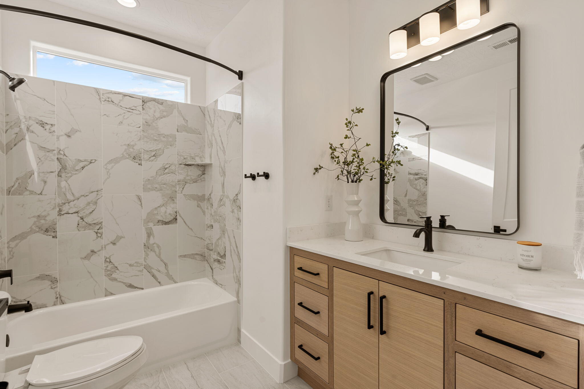 SCENIC POINTE - Residential