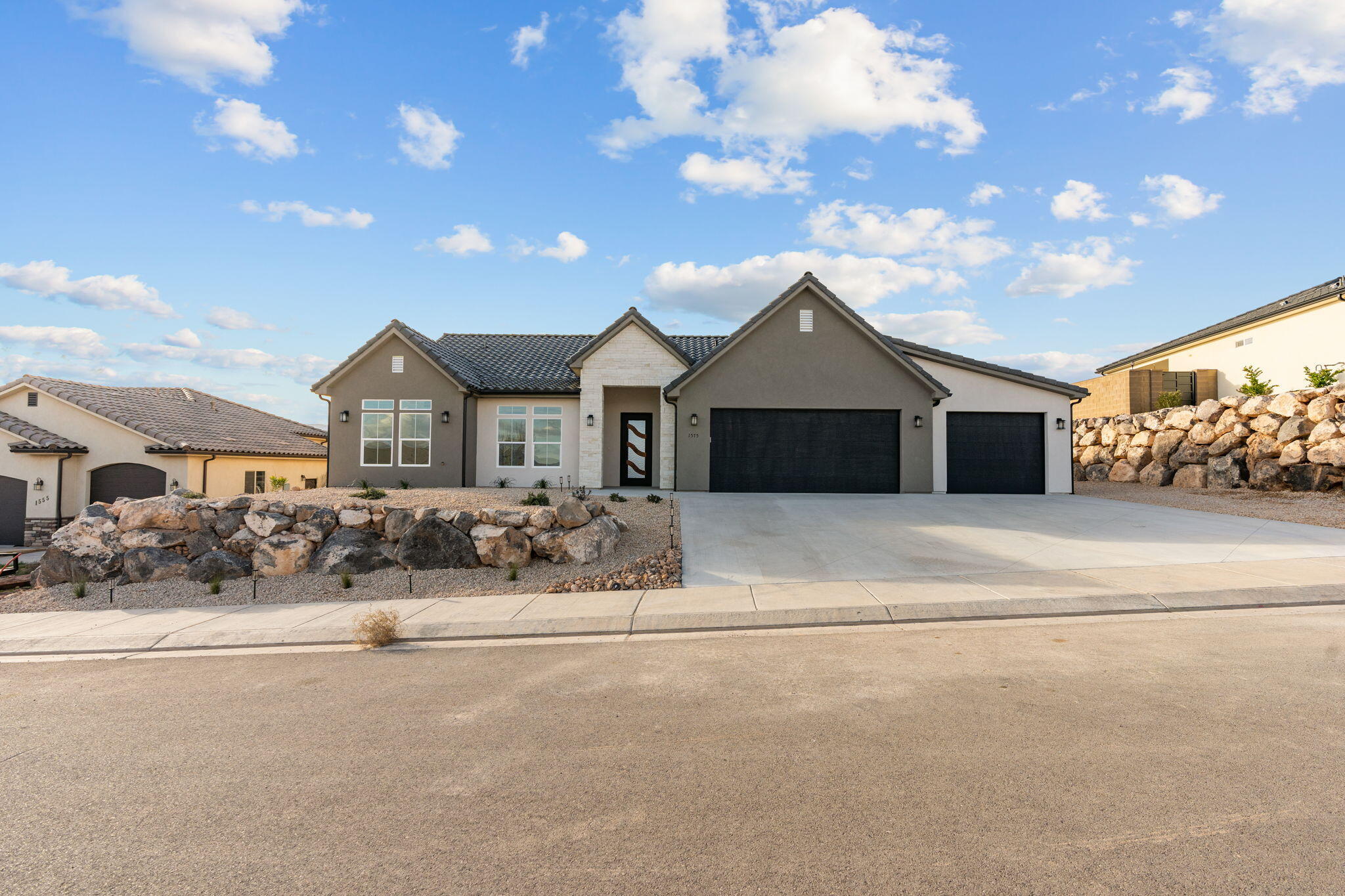 SCENIC POINTE - Residential