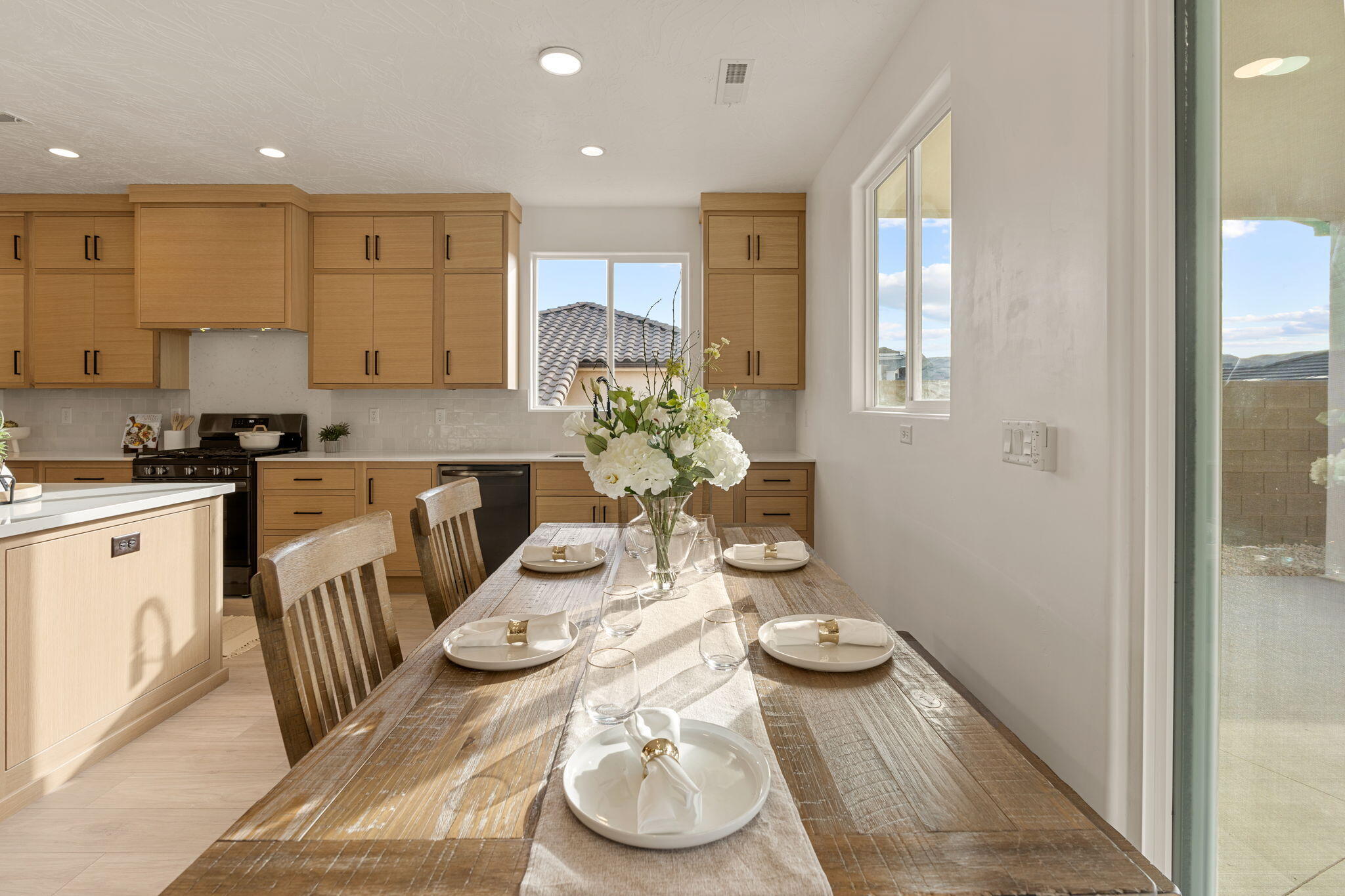 SCENIC POINTE - Residential