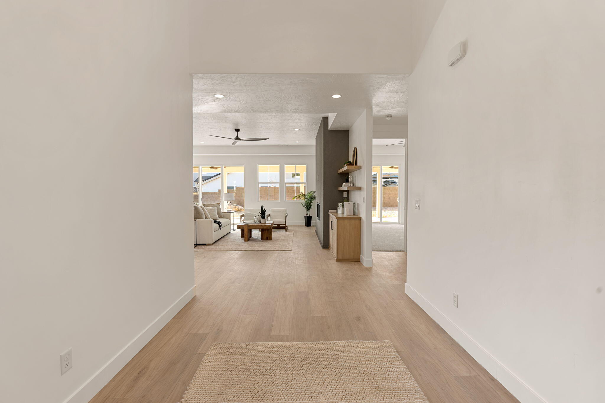 SCENIC POINTE - Residential