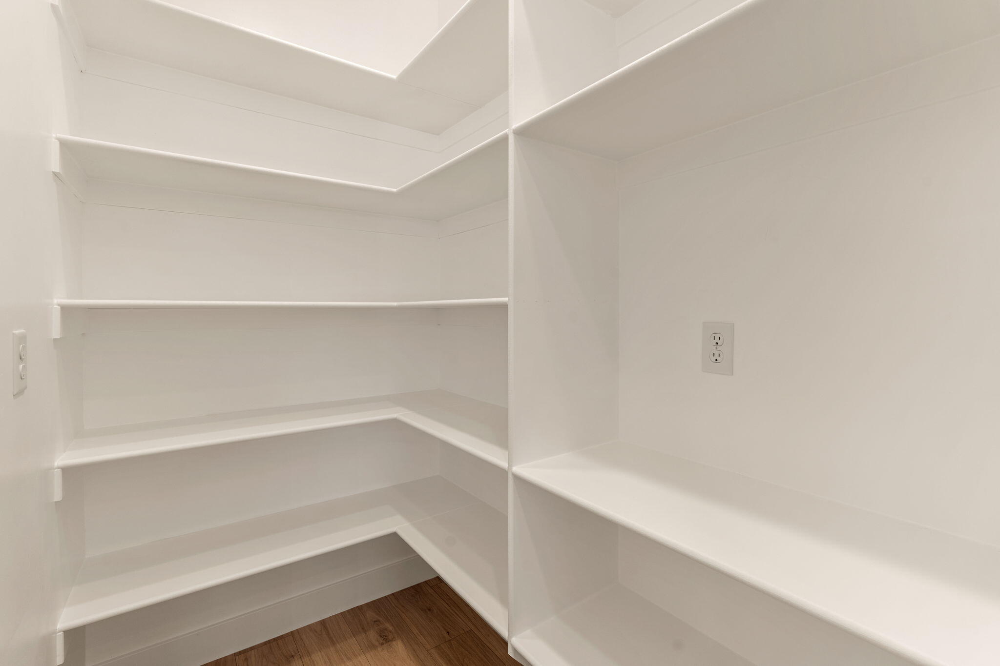 SCENIC POINTE - Residential