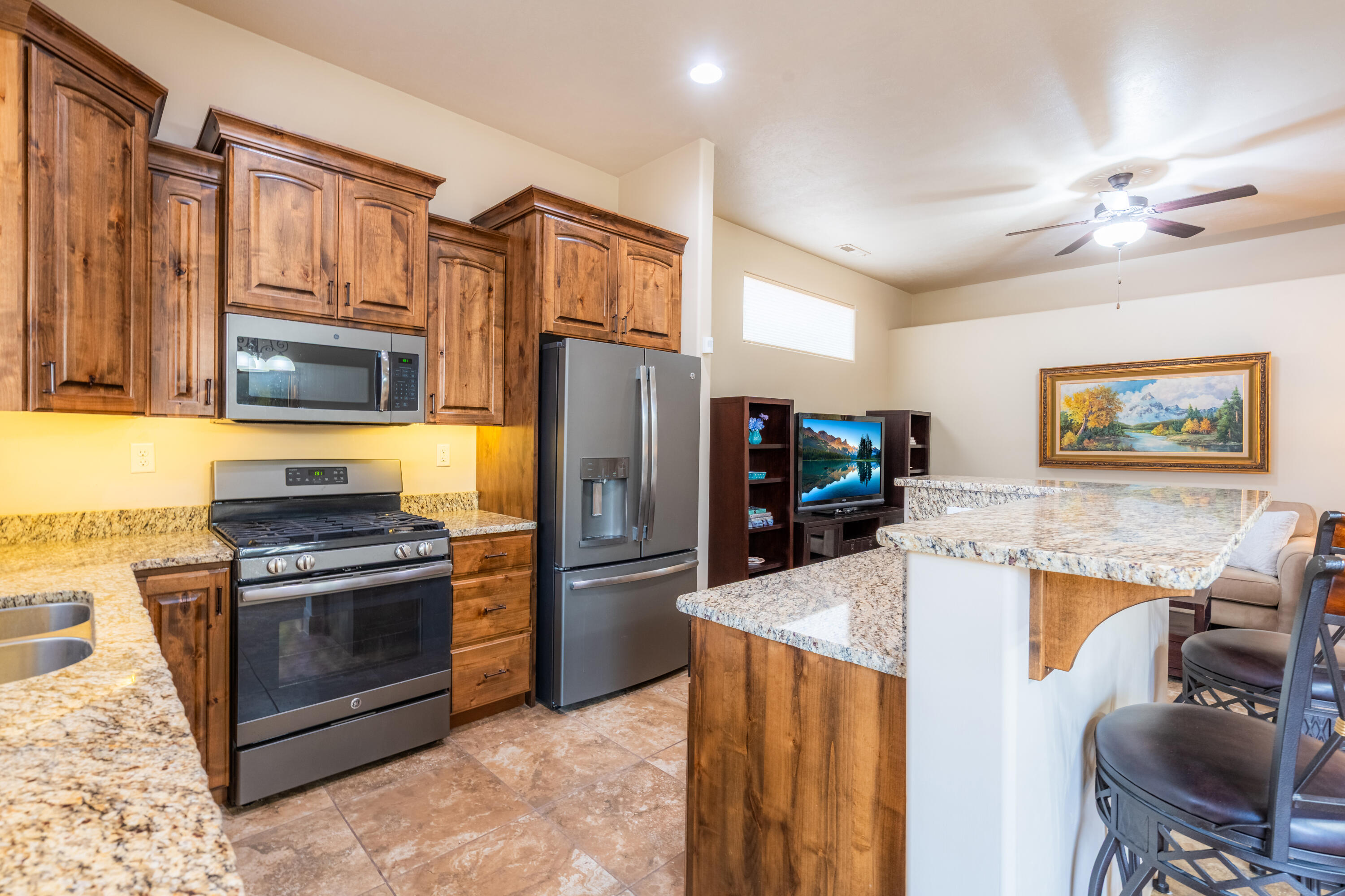 SKY RIDGE TOWNHOMES - Residential