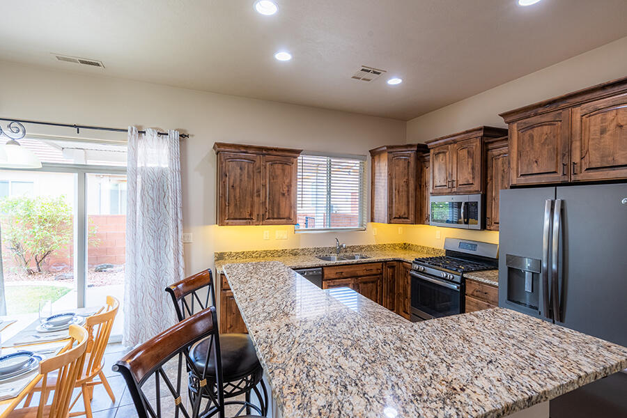 SKY RIDGE TOWNHOMES - Residential