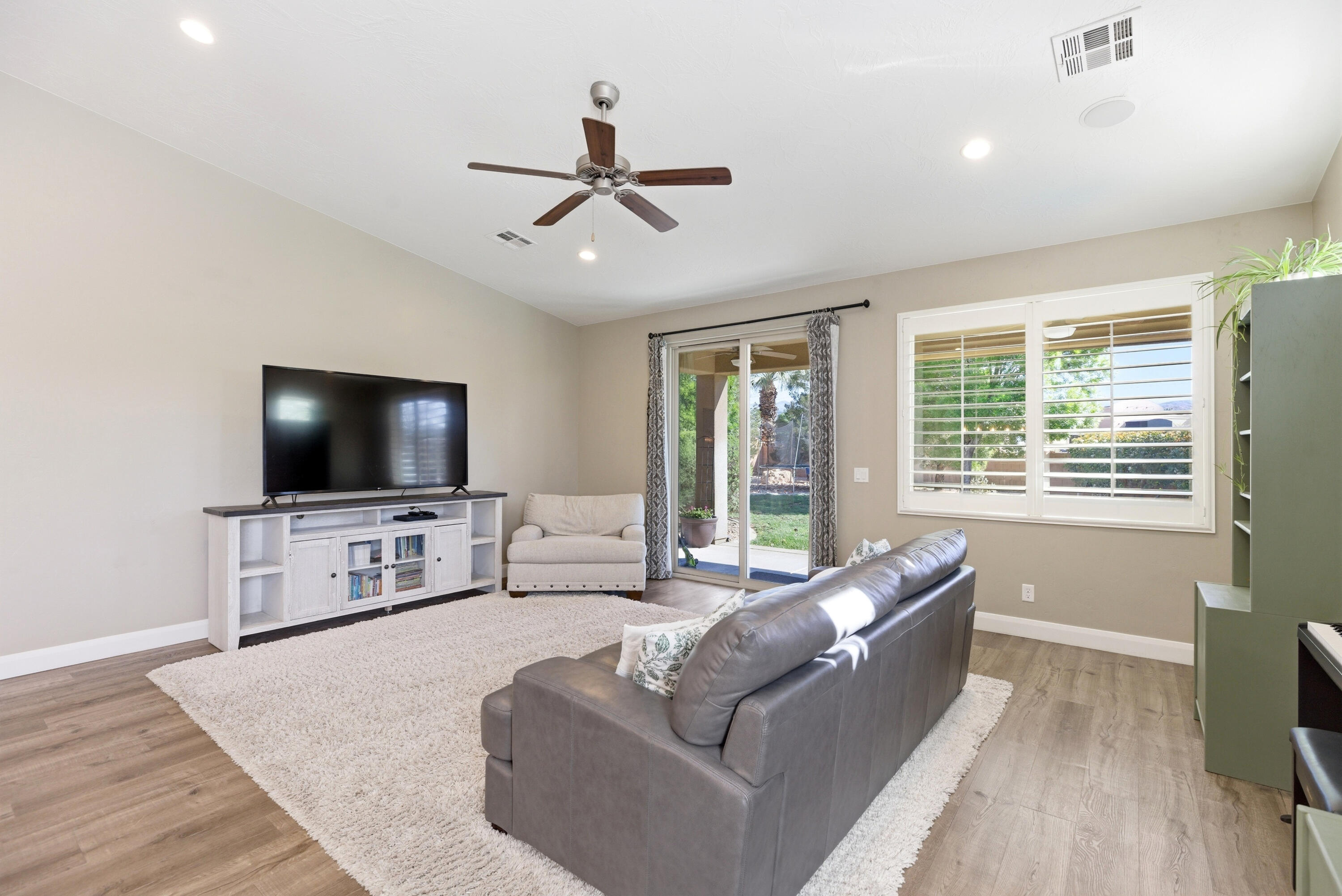 TWIN CREEKS AT STONEBRIDGE - Residential