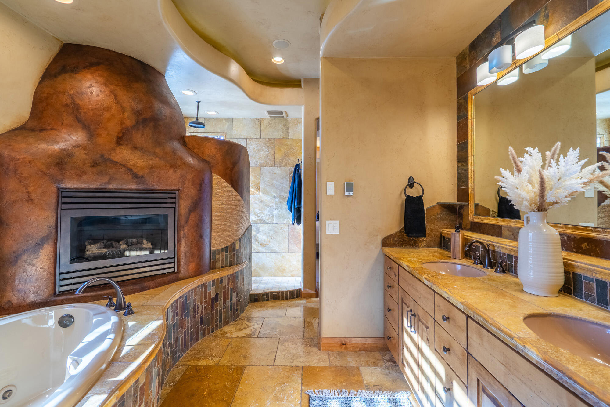 KACHINA CLIFFS AT ENTRADA - Residential