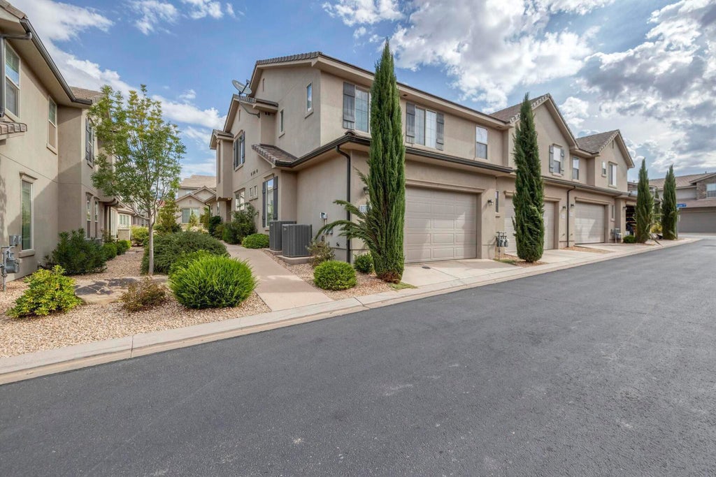Photo of 1919 E Fiesta LN, Washington, UT 84780 (MLS # 26-277258)