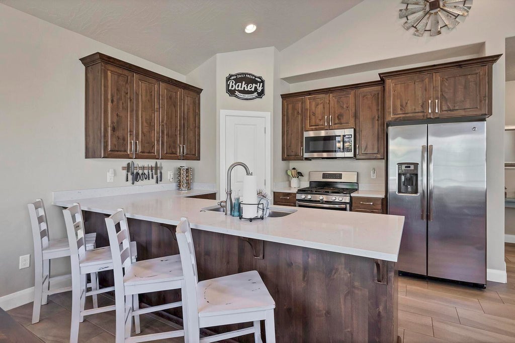 Photo of 1919 E Fiesta LN, Washington, UT 84780 (MLS # 26-277258)