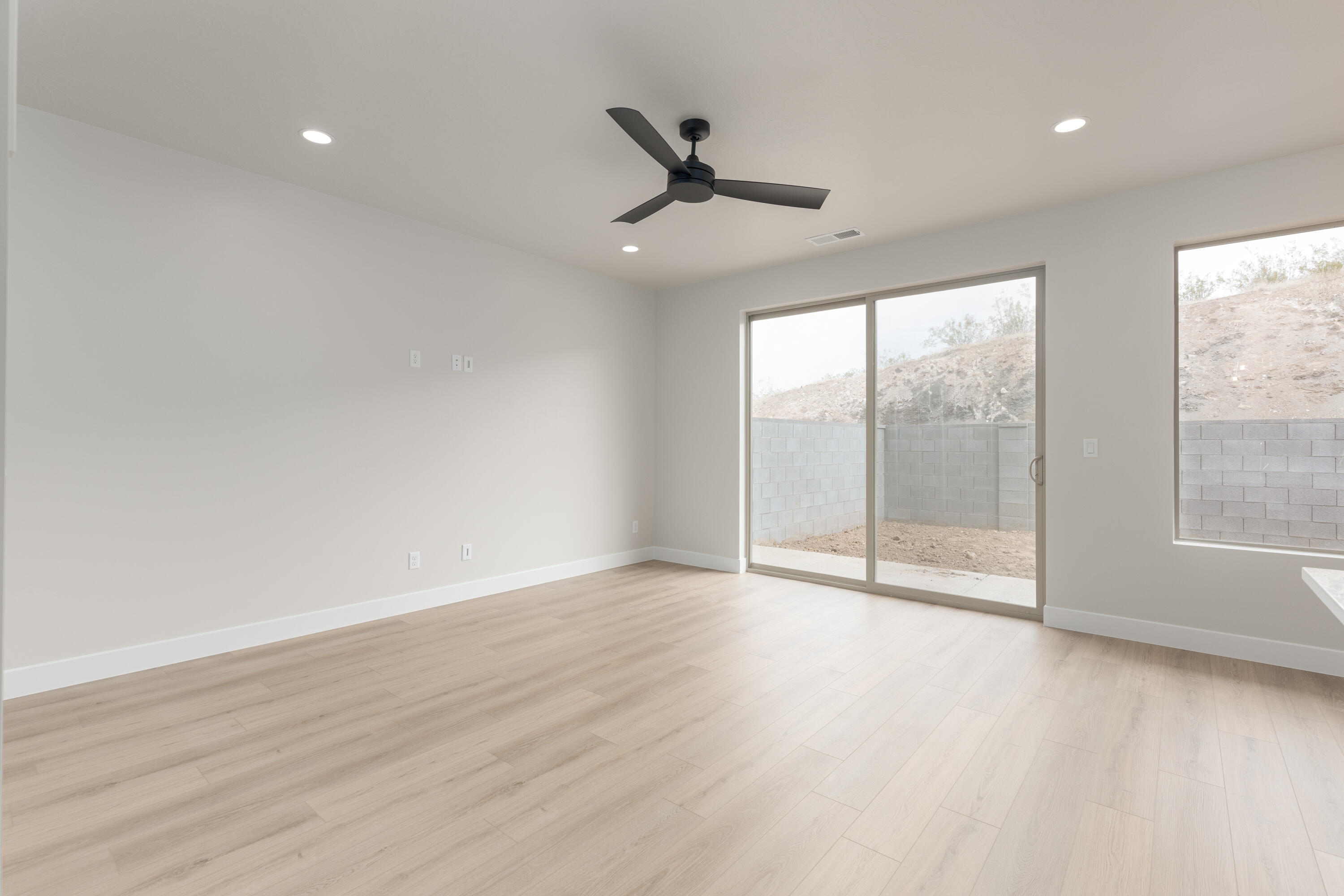 HURRICANE VILLAGE - Residential