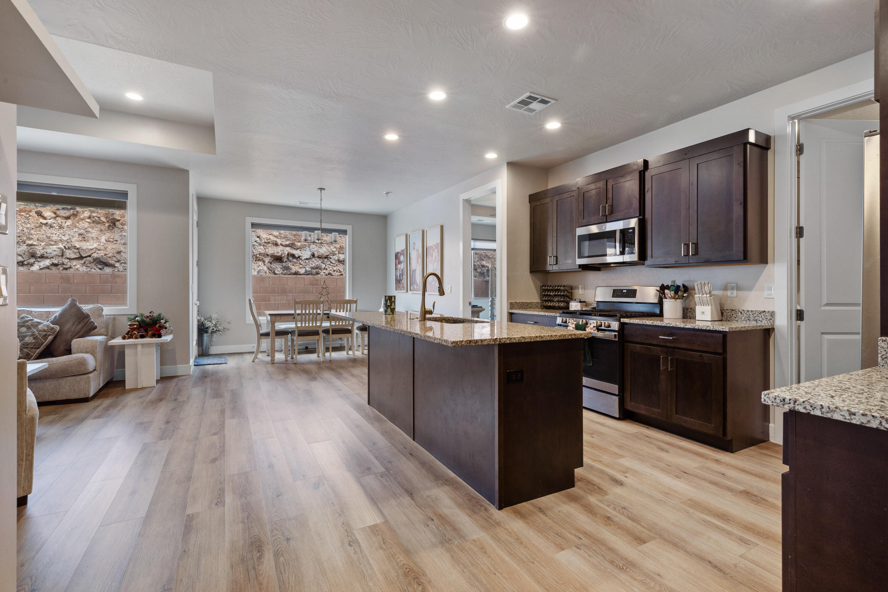 PAINTED SANDS - Residential