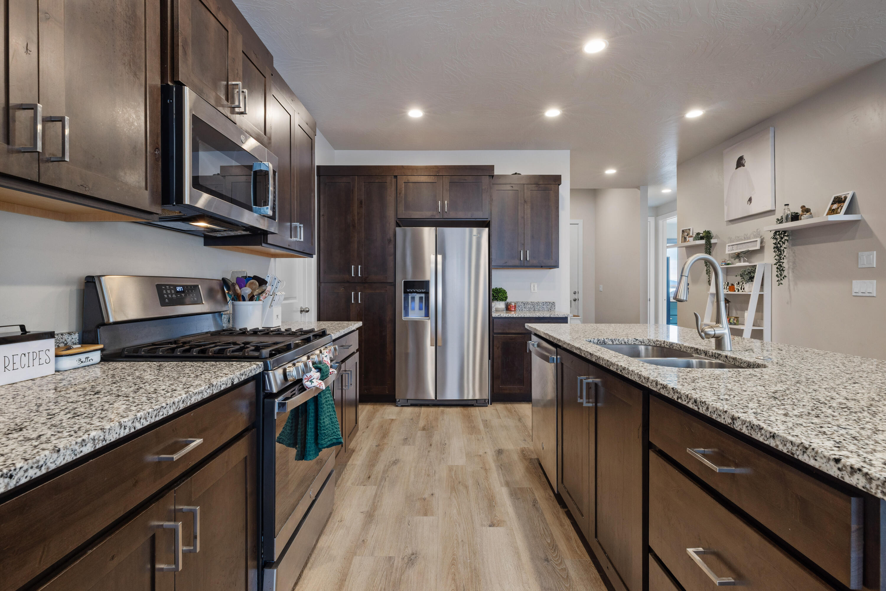 PAINTED SANDS - Residential