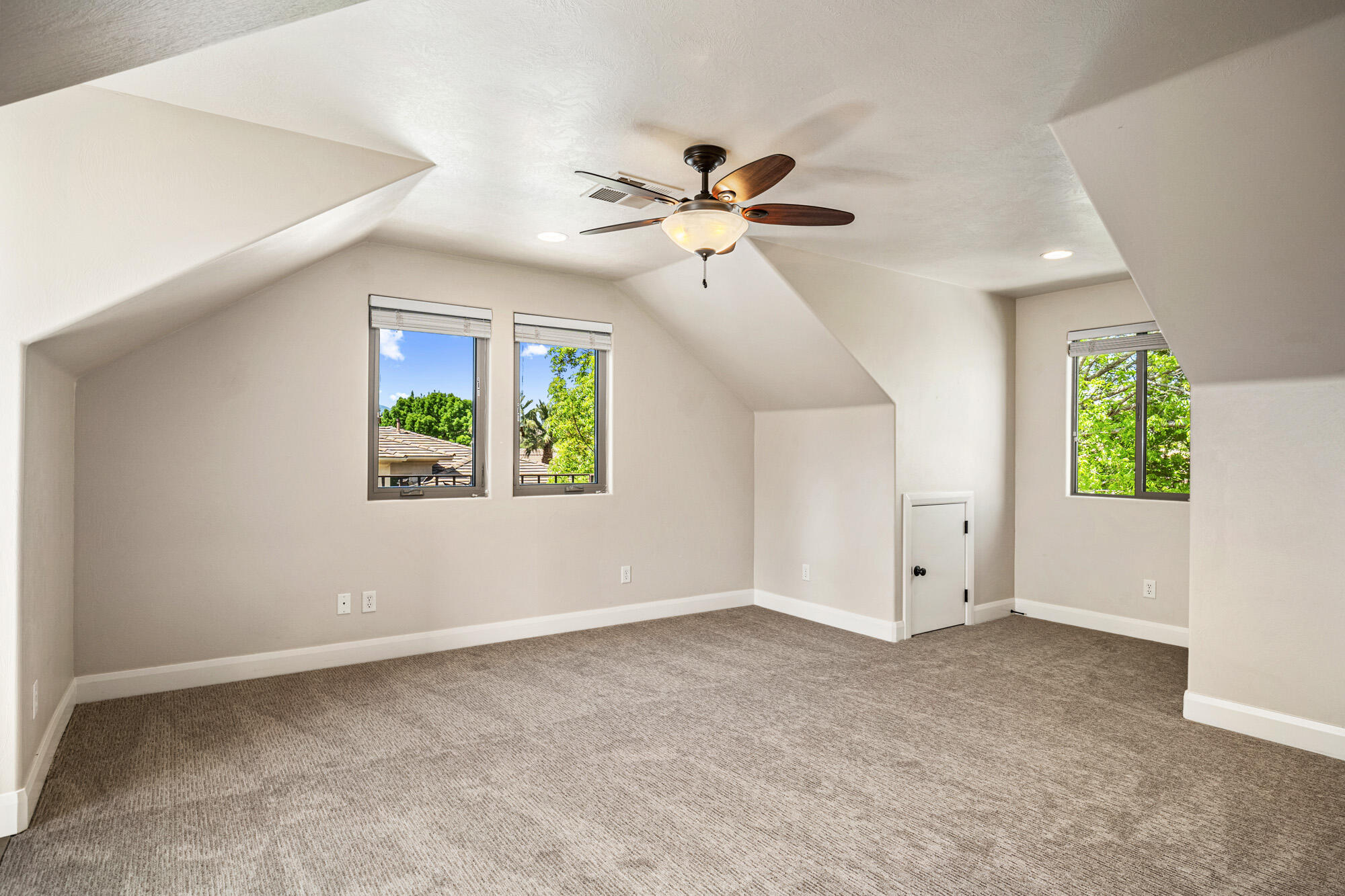 HUNTINGTON AT STONEBRIDGE - Residential