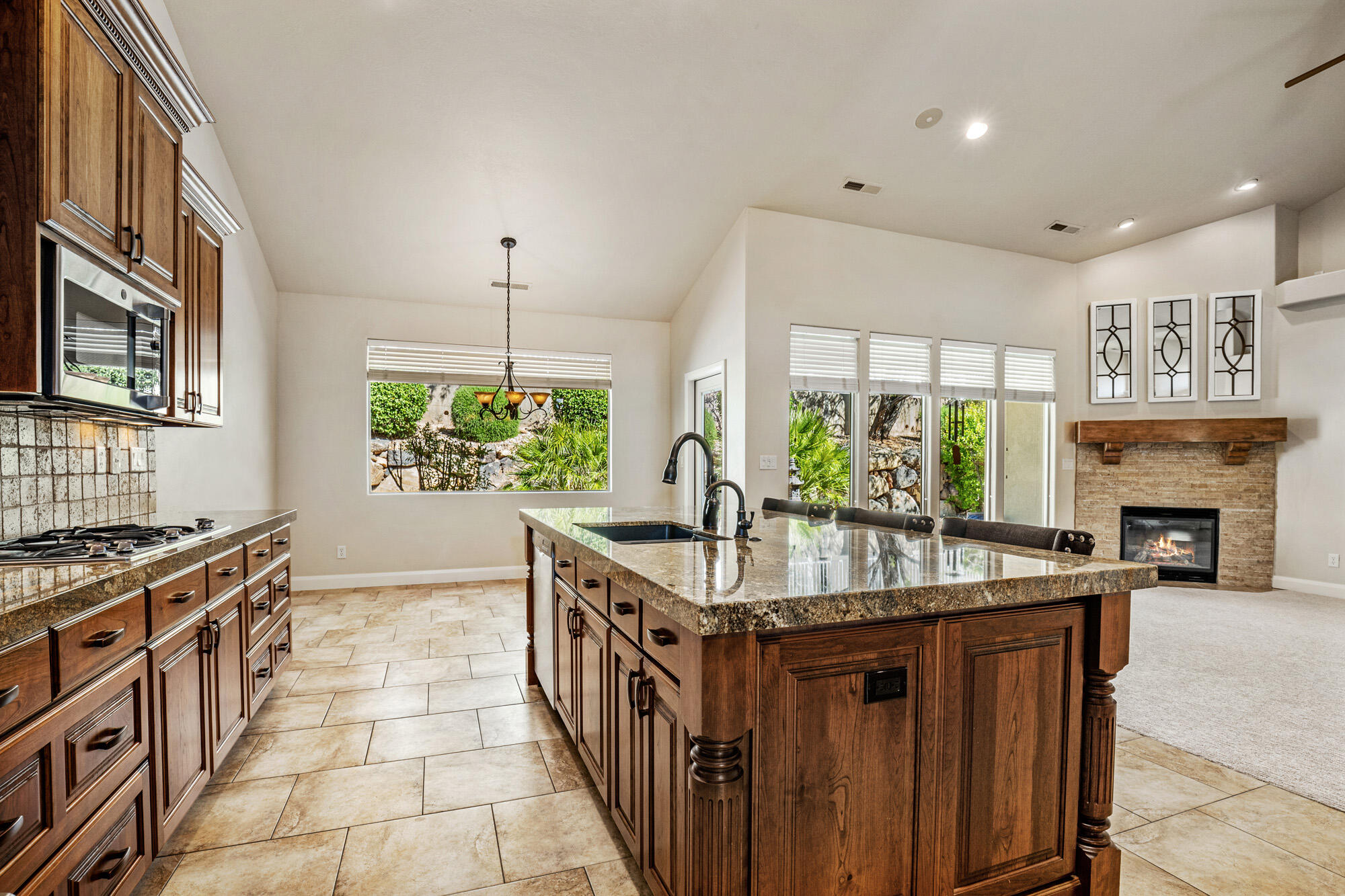 HUNTINGTON AT STONEBRIDGE - Residential