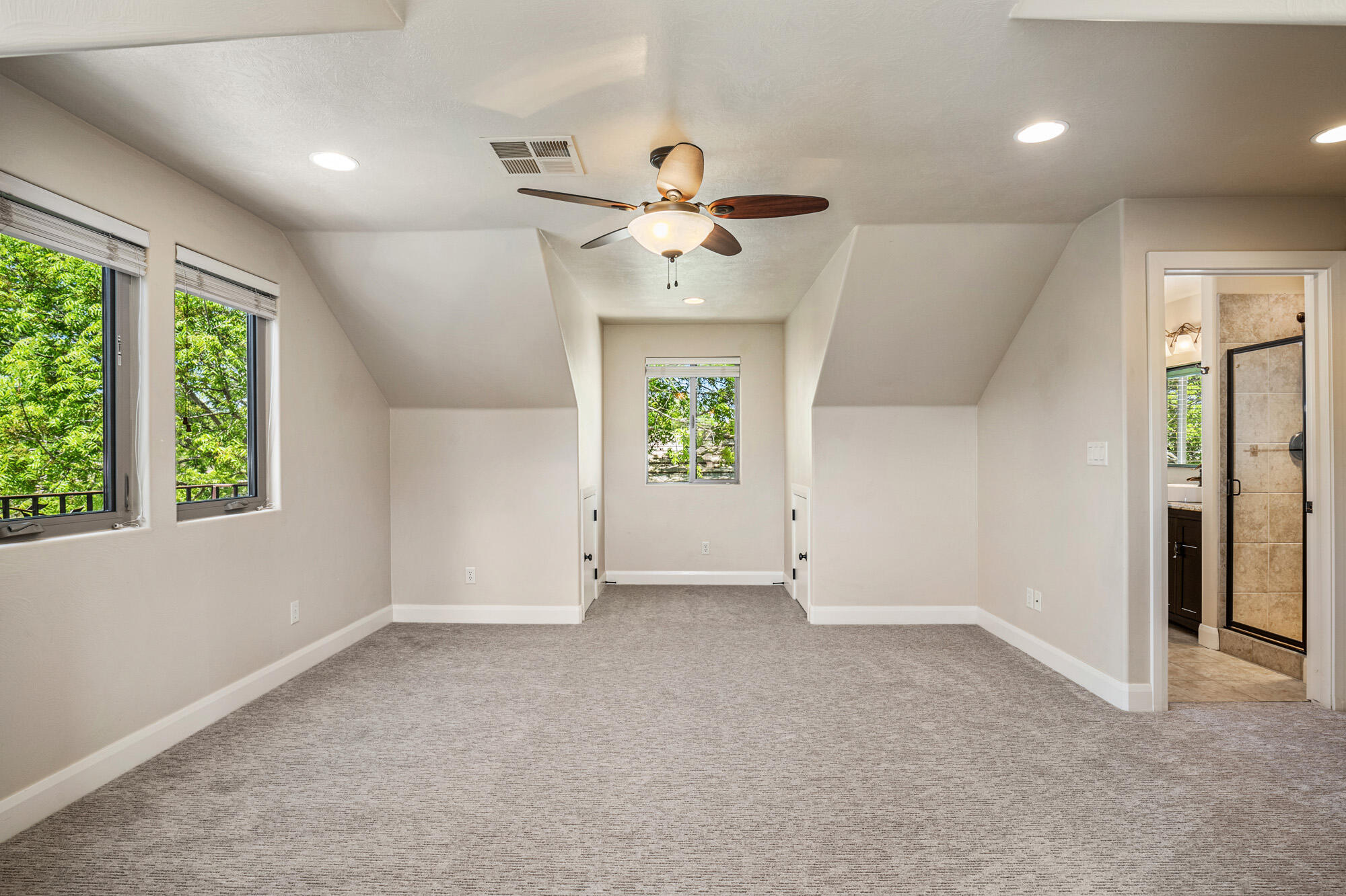 HUNTINGTON AT STONEBRIDGE - Residential