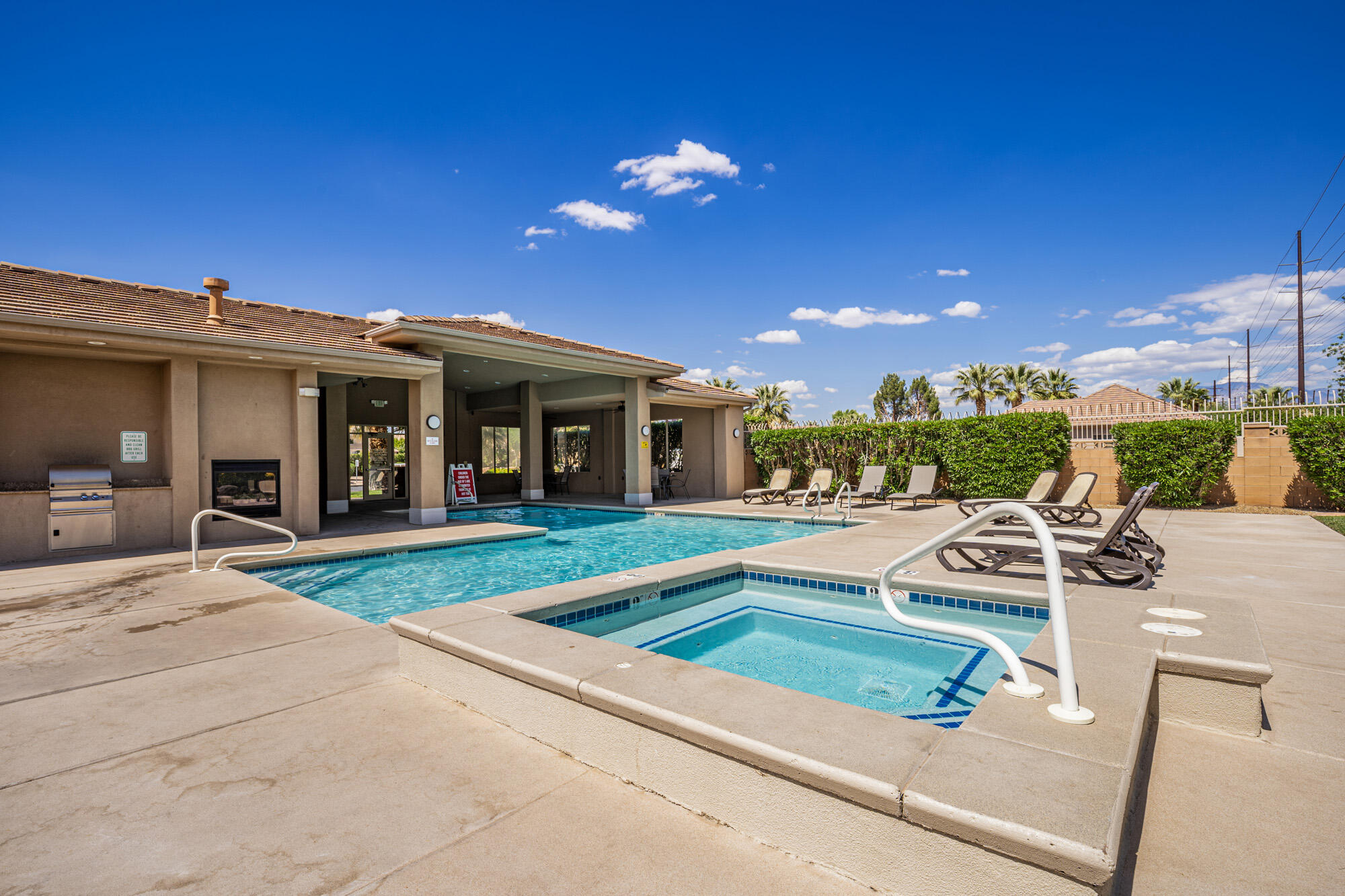 HUNTINGTON AT STONEBRIDGE - Residential