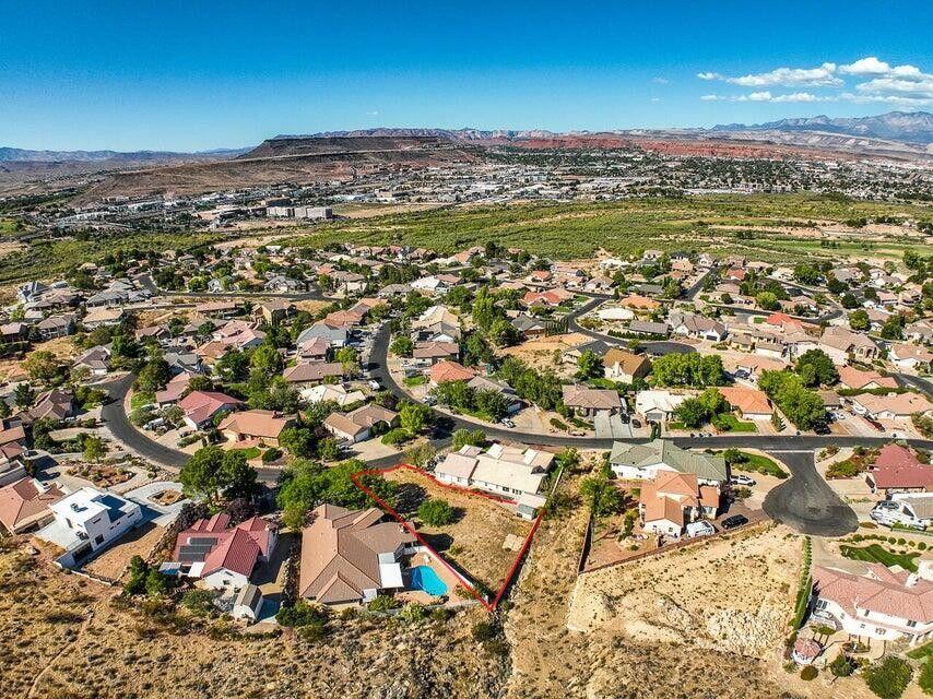 BLOOMINGTON HILLS - Land