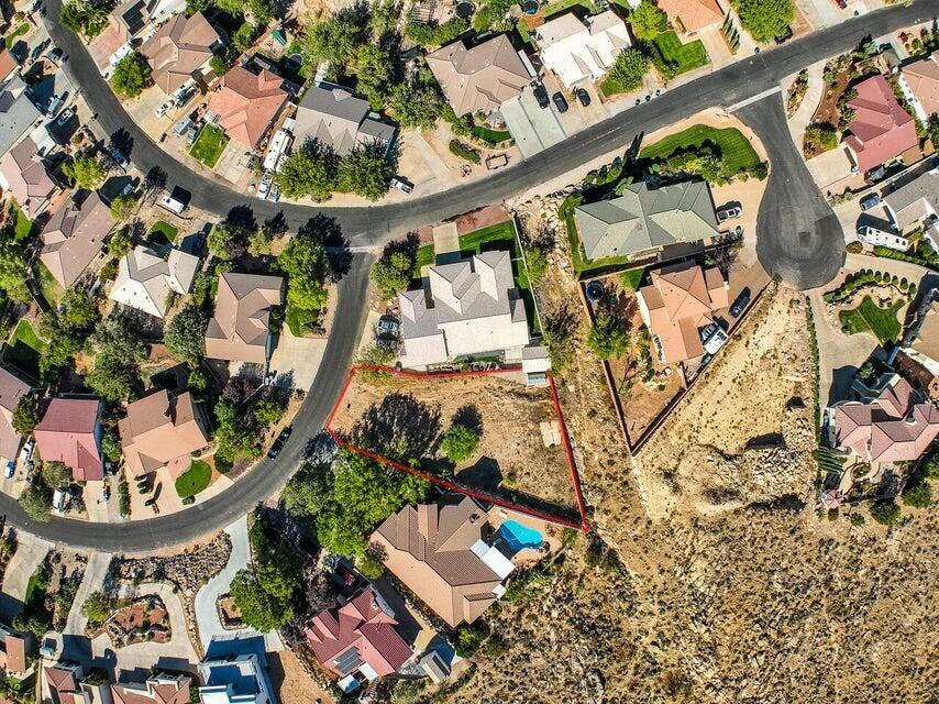 BLOOMINGTON HILLS - Land