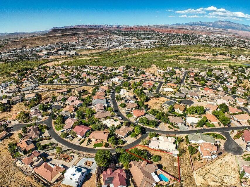 BLOOMINGTON HILLS - Land