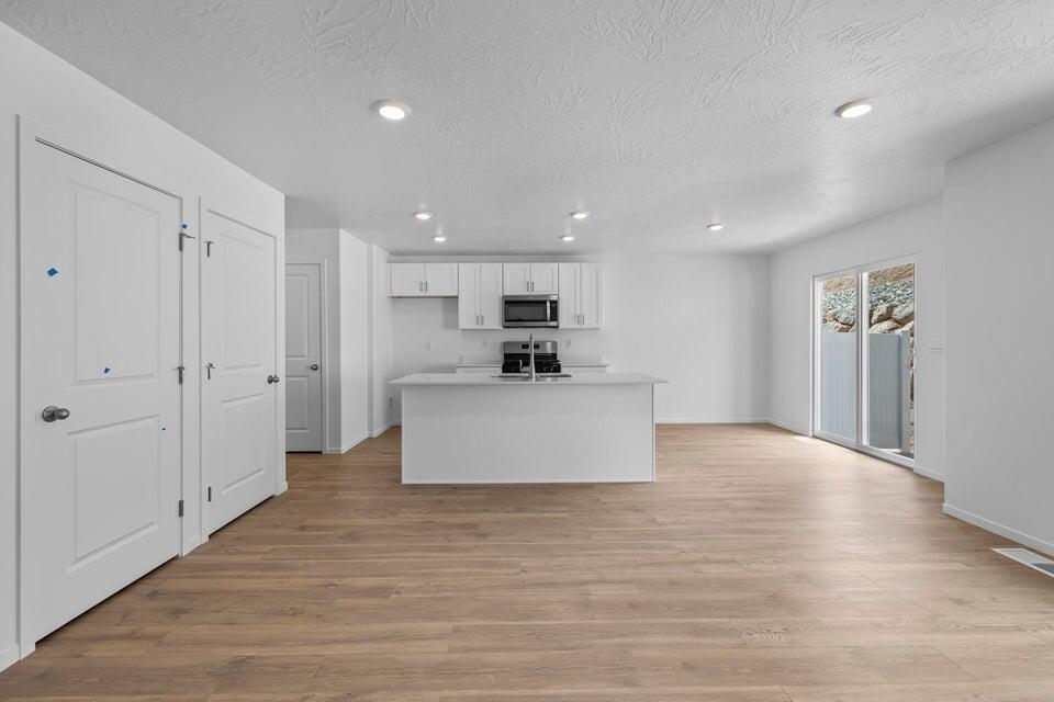 LAVENDER CANYON AT LONG VALLEY - Residential