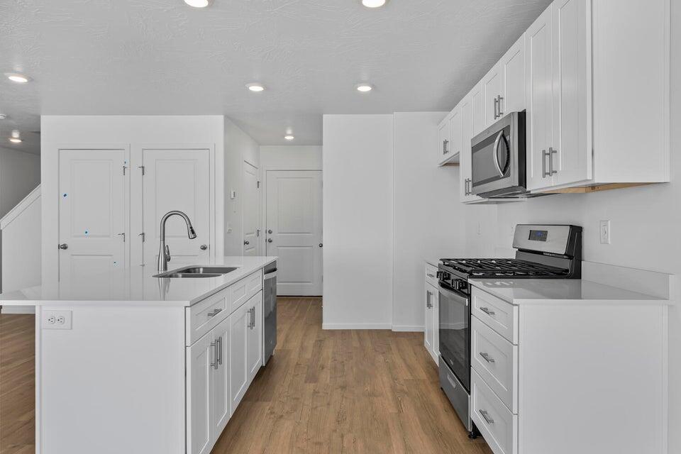 LAVENDER CANYON AT LONG VALLEY - Residential