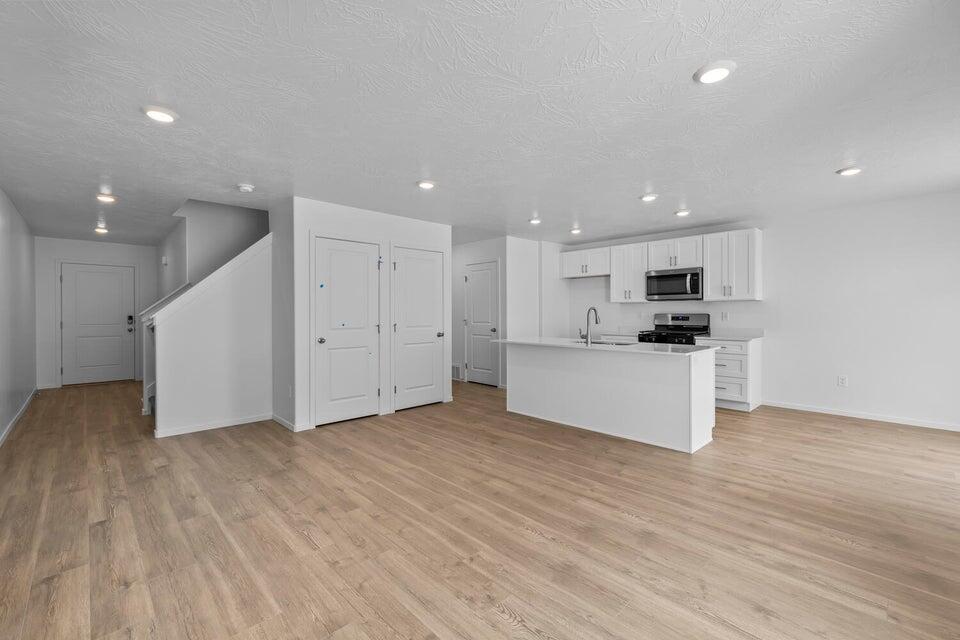 LAVENDER CANYON AT LONG VALLEY - Residential