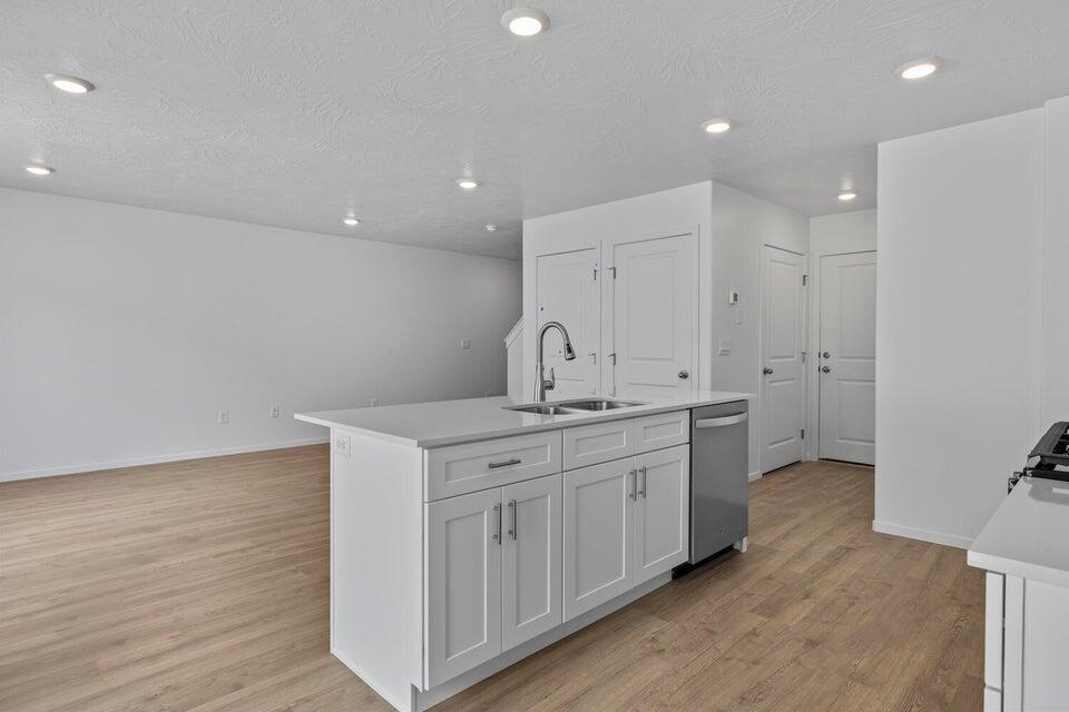 LAVENDER CANYON AT LONG VALLEY - Residential