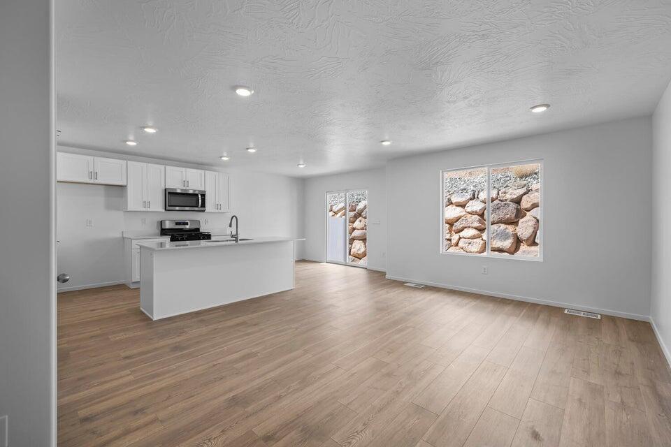 LAVENDER CANYON AT LONG VALLEY - Residential