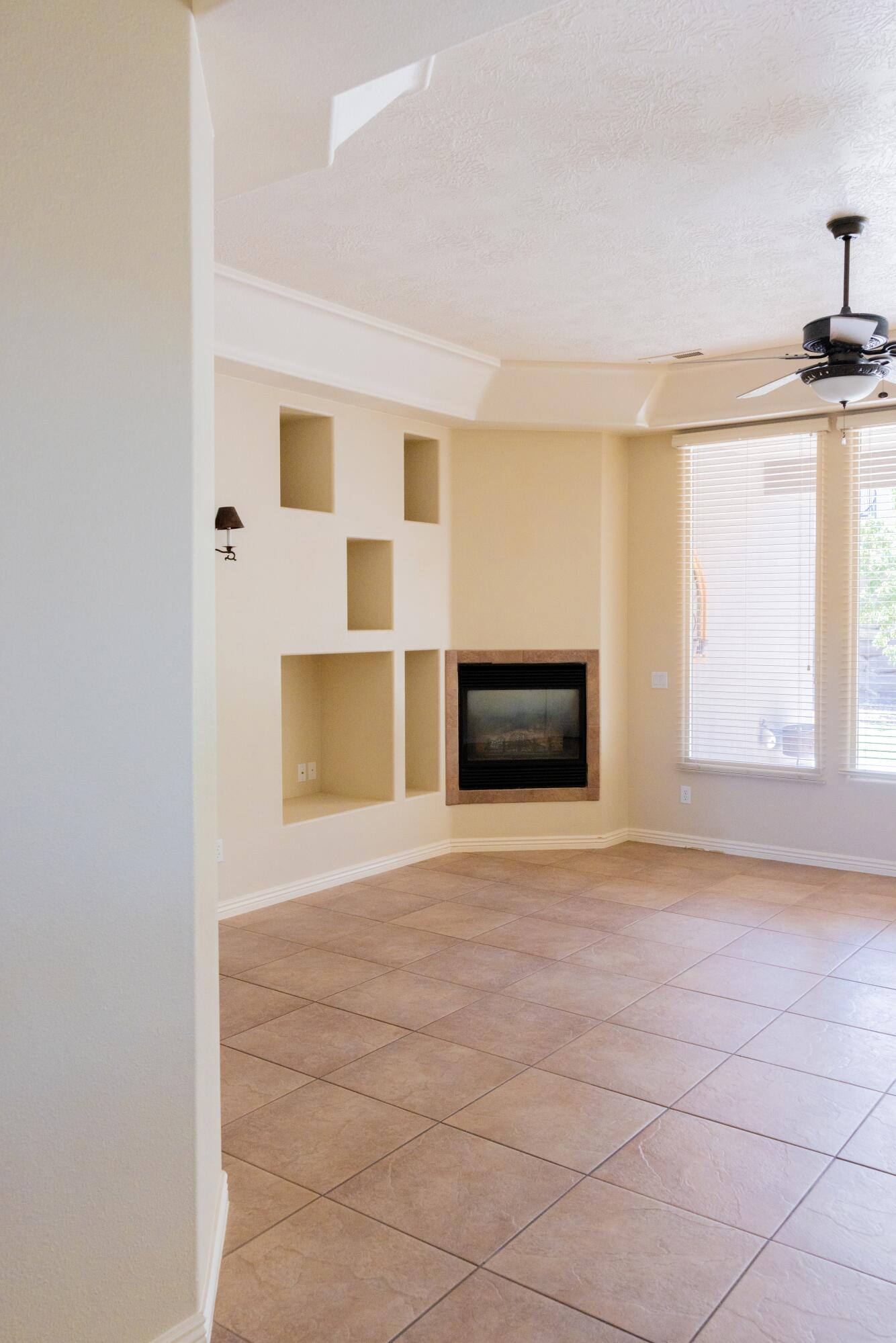 PARADISE CANYON - Residential